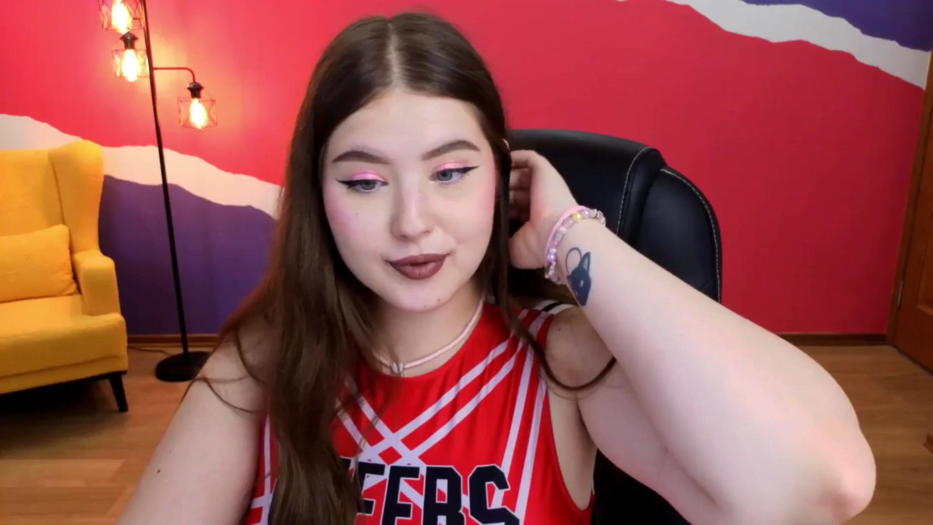 Gallery image thumbnail from AdmireMyEyes's myfreecams stream on, 09/07/2025, 23:46 image 6 of 20