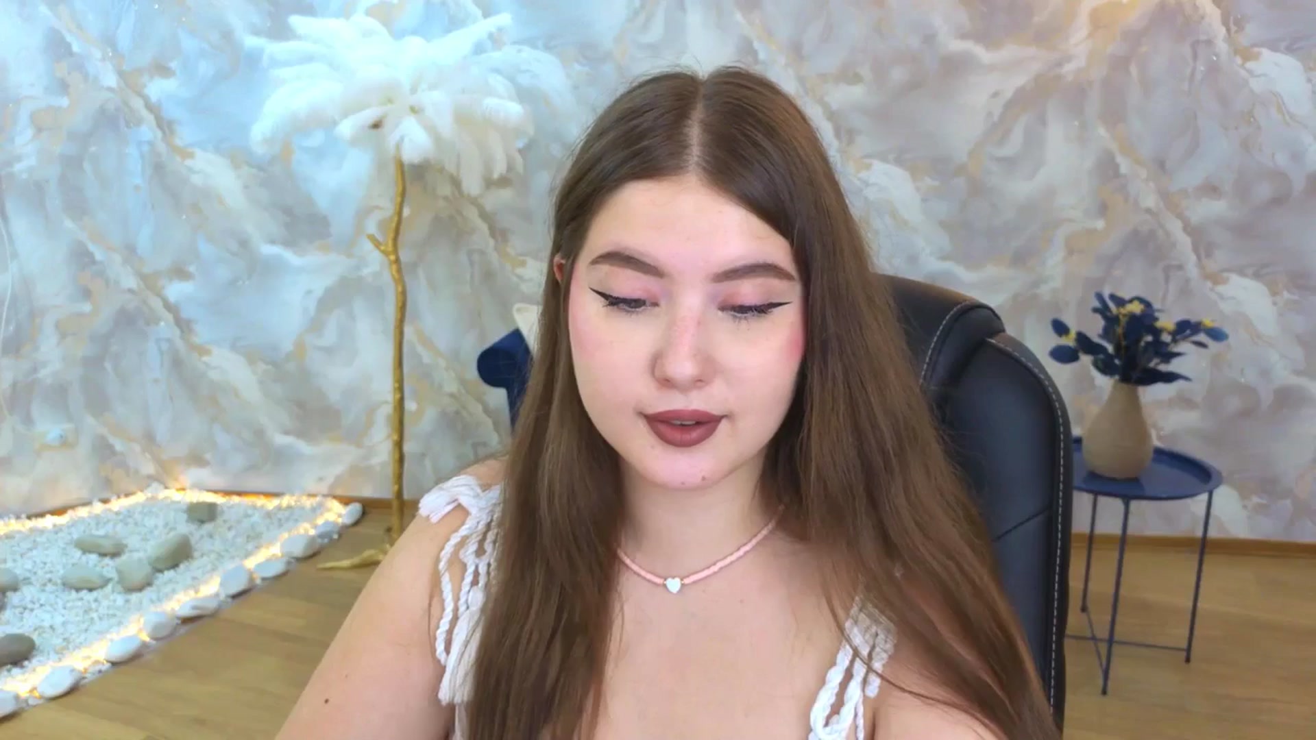 Gallery image thumbnail from AdmireMyEyes's myfreecams stream on, 09/09/2025, 07:18 image 2 of 20