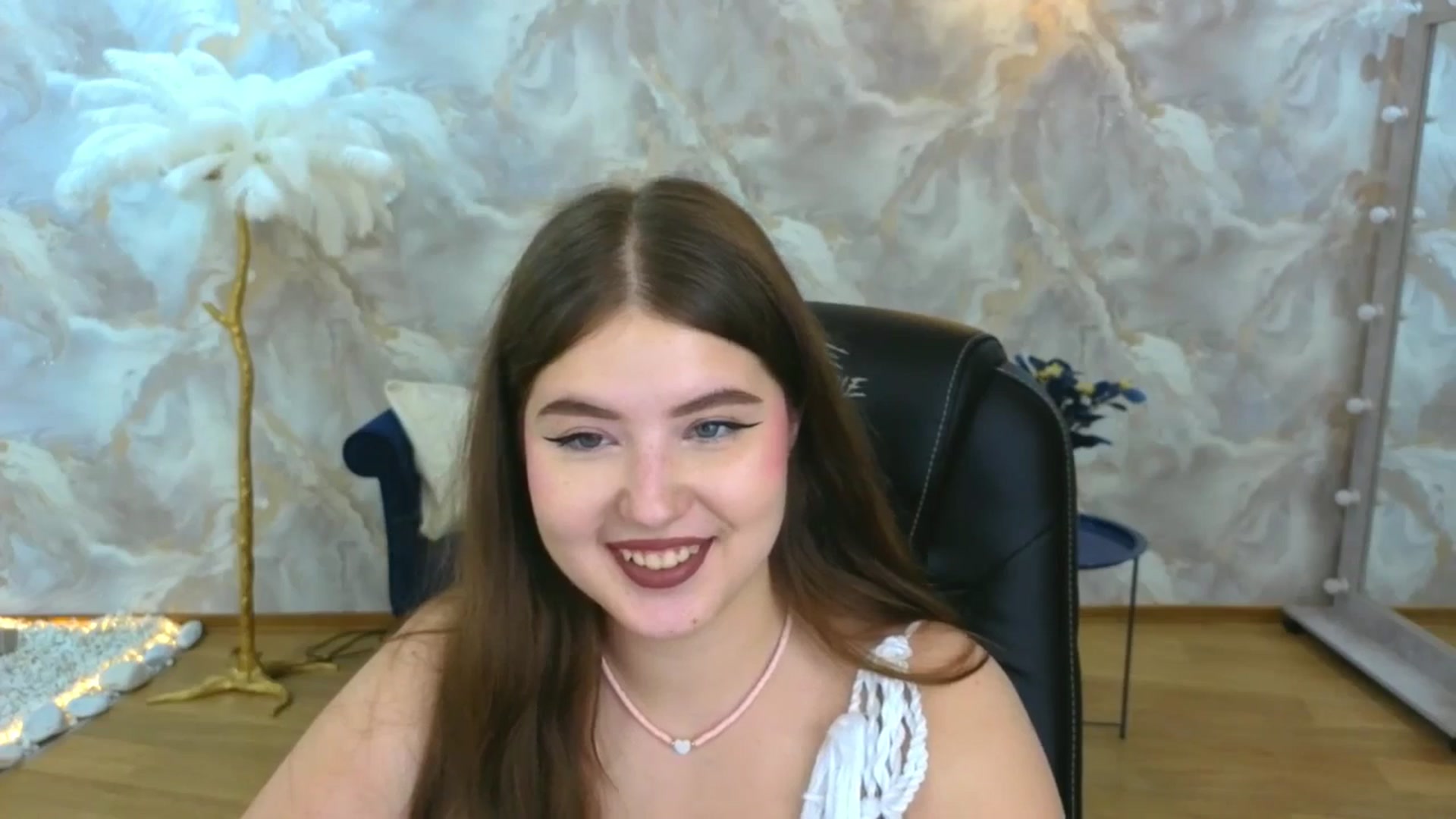 Gallery image thumbnail from AdmireMyEyes's myfreecams stream on, 09/09/2025, 09:40 image 19 of 20