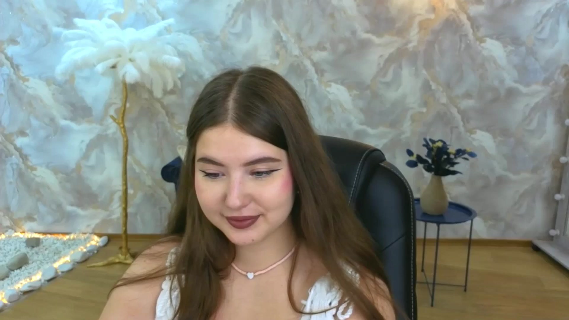 Gallery image thumbnail from AdmireMyEyes's myfreecams stream on, 09/09/2025, 09:40 image 8 of 20