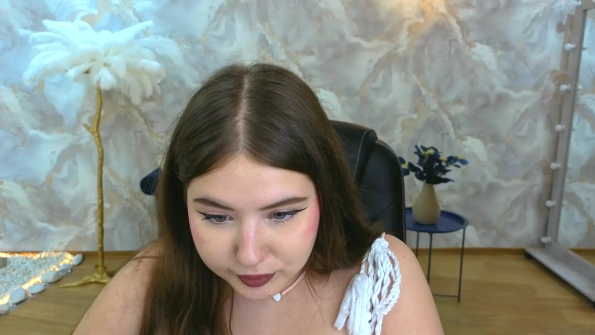 Gallery image thumbnail from AdmireMyEyes's myfreecams stream on, 09/09/2025, 09:40 image 18 of 20