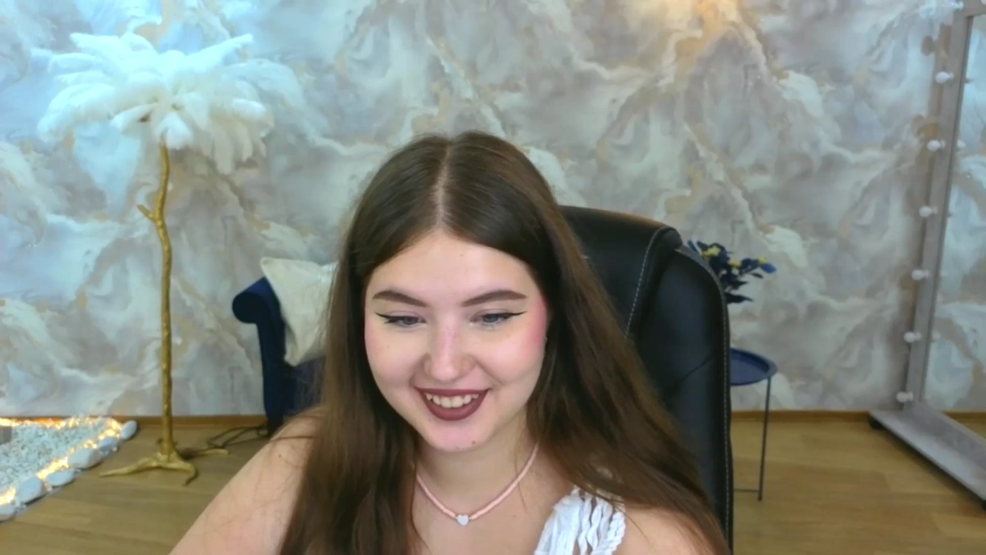 Gallery image thumbnail from AdmireMyEyes's myfreecams stream on, 09/09/2025, 09:40 image 20 of 20