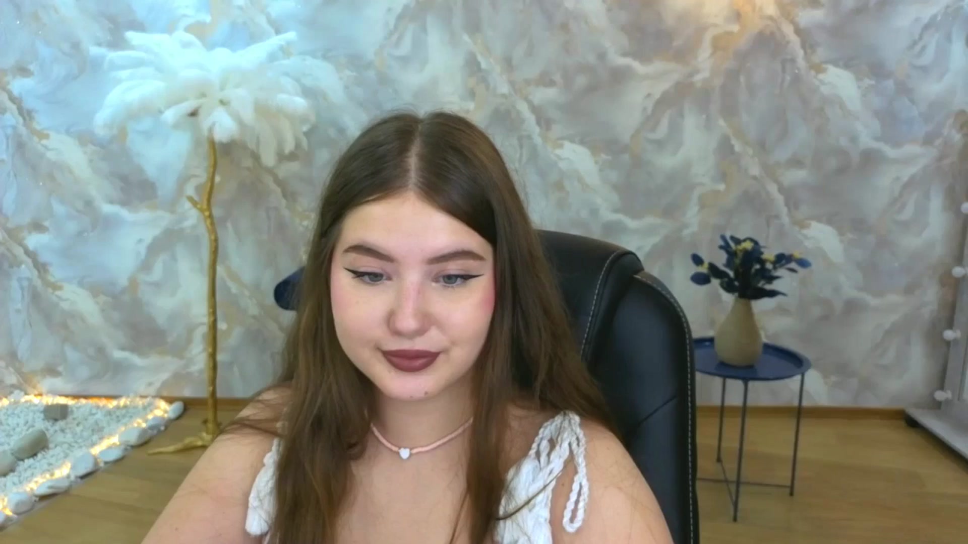 Gallery image thumbnail from AdmireMyEyes's myfreecams stream on, 09/09/2025, 09:40 image 7 of 20