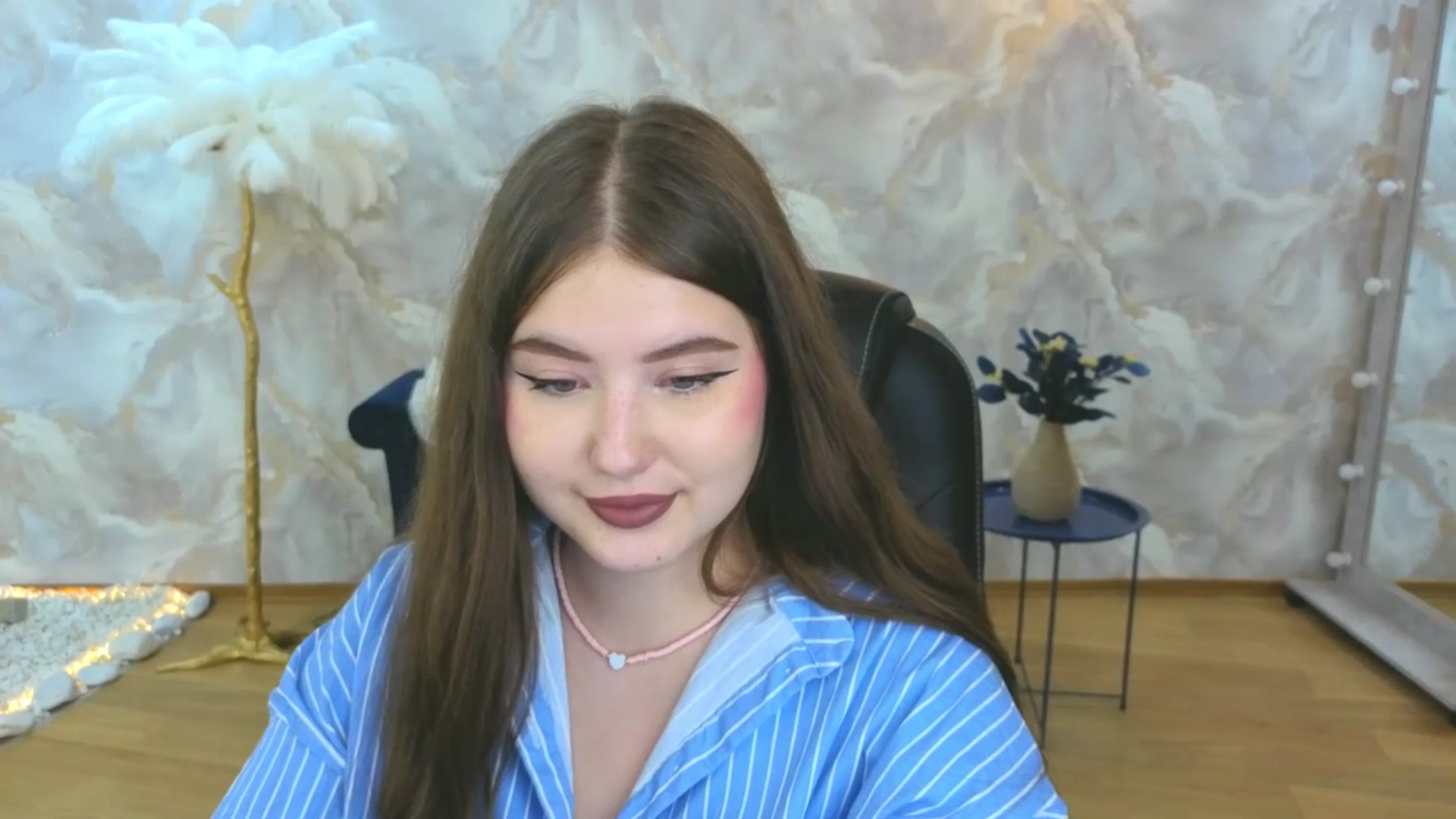 Gallery image thumbnail from AdmireMyEyes's myfreecams stream on, 09/09/2025, 11:10 image 14 of 20
