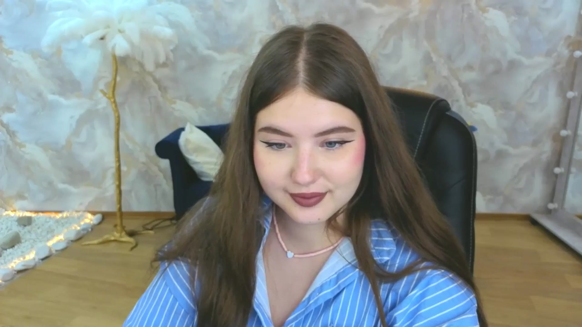 Gallery image thumbnail from AdmireMyEyes's myfreecams stream on, 09/09/2025, 11:10 image 9 of 20