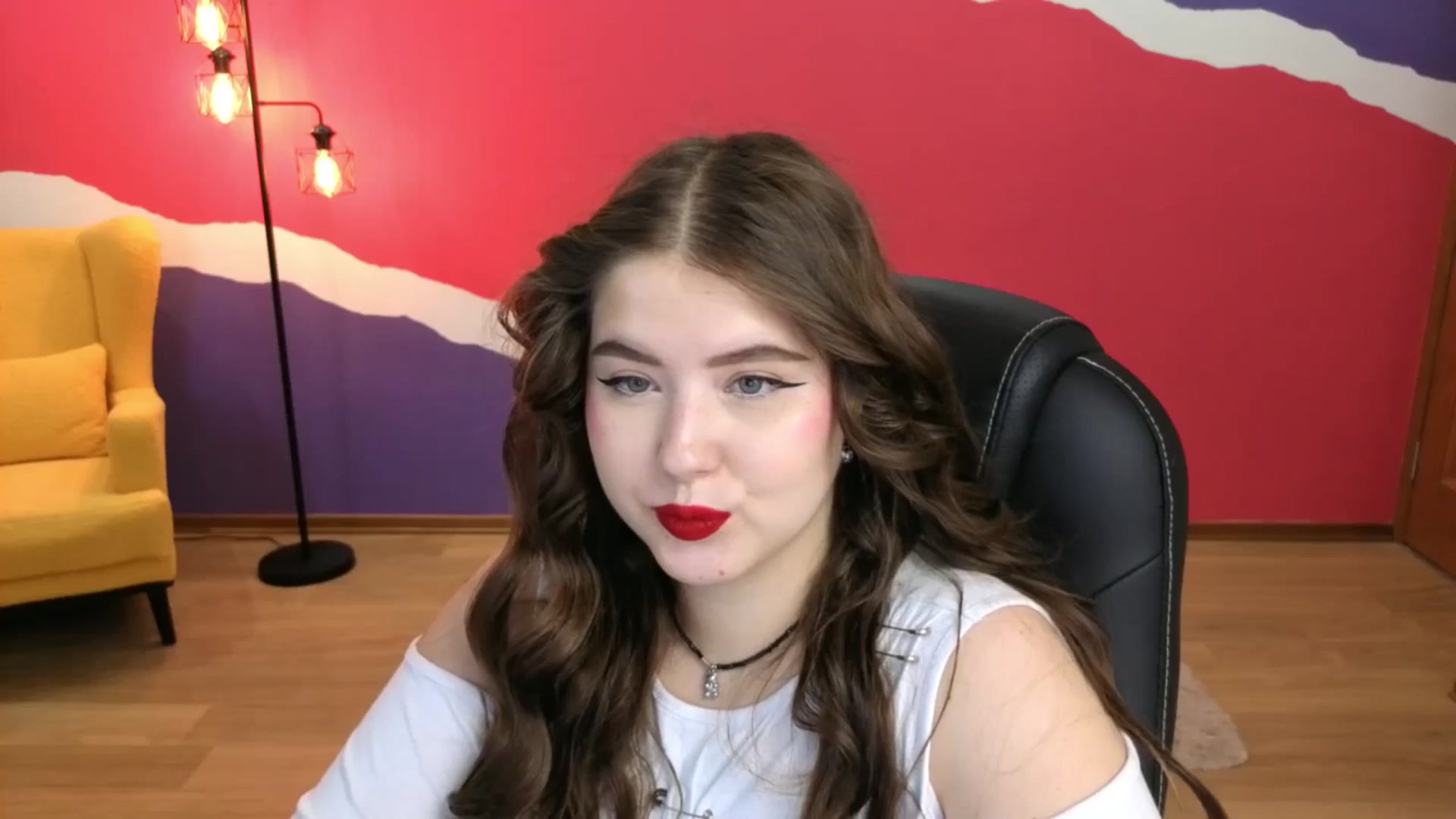 Gallery image thumbnail from AdmireMyEyes's myfreecams stream on, 09/10/2025, 07:47 image 4 of 20