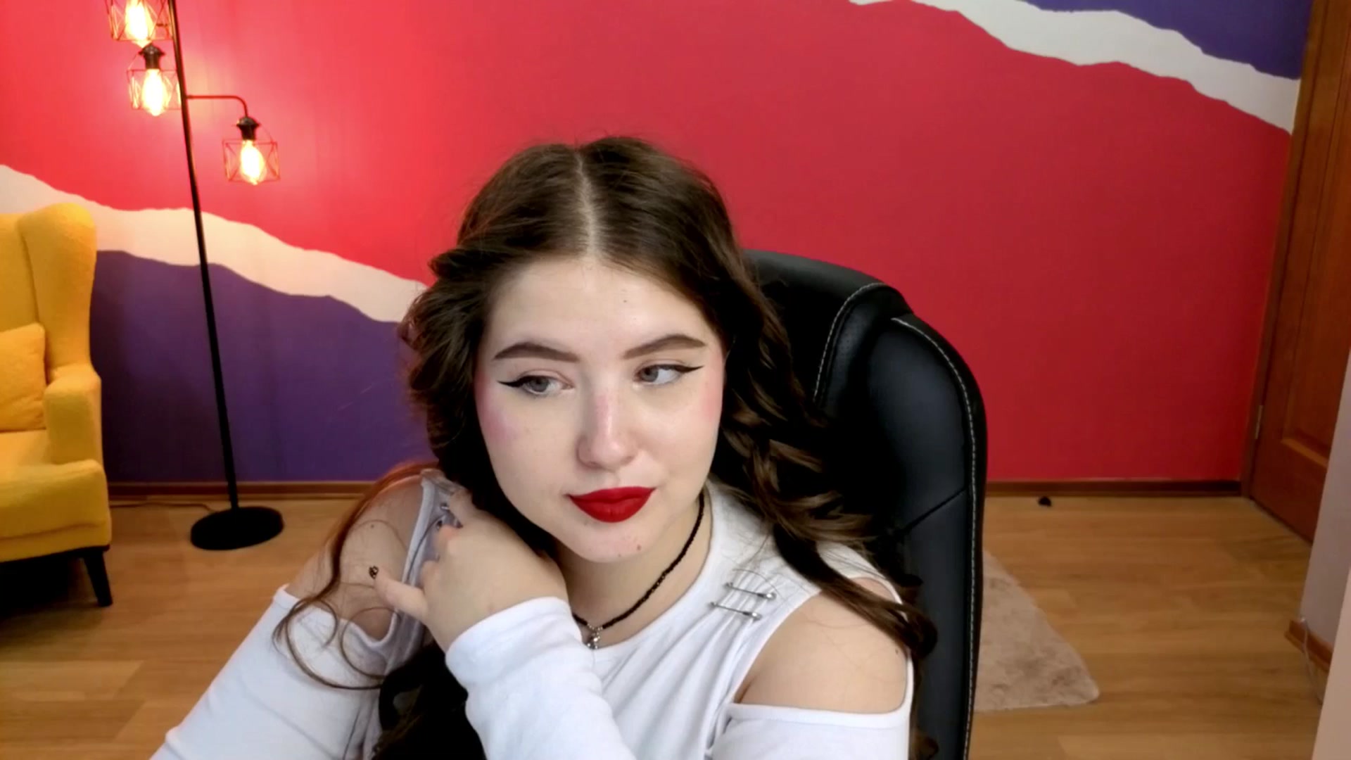 Gallery image thumbnail from AdmireMyEyes's myfreecams stream on, 09/10/2025, 09:19 image 5 of 20