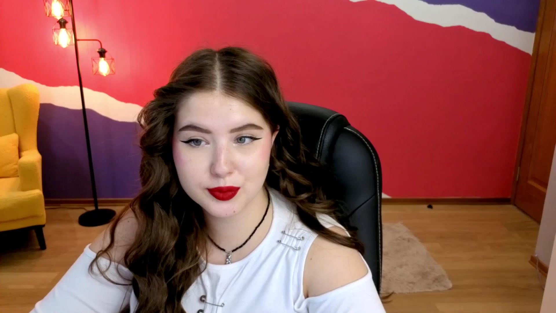 Gallery image thumbnail from AdmireMyEyes's myfreecams stream on, 09/10/2025, 09:19 image 2 of 20