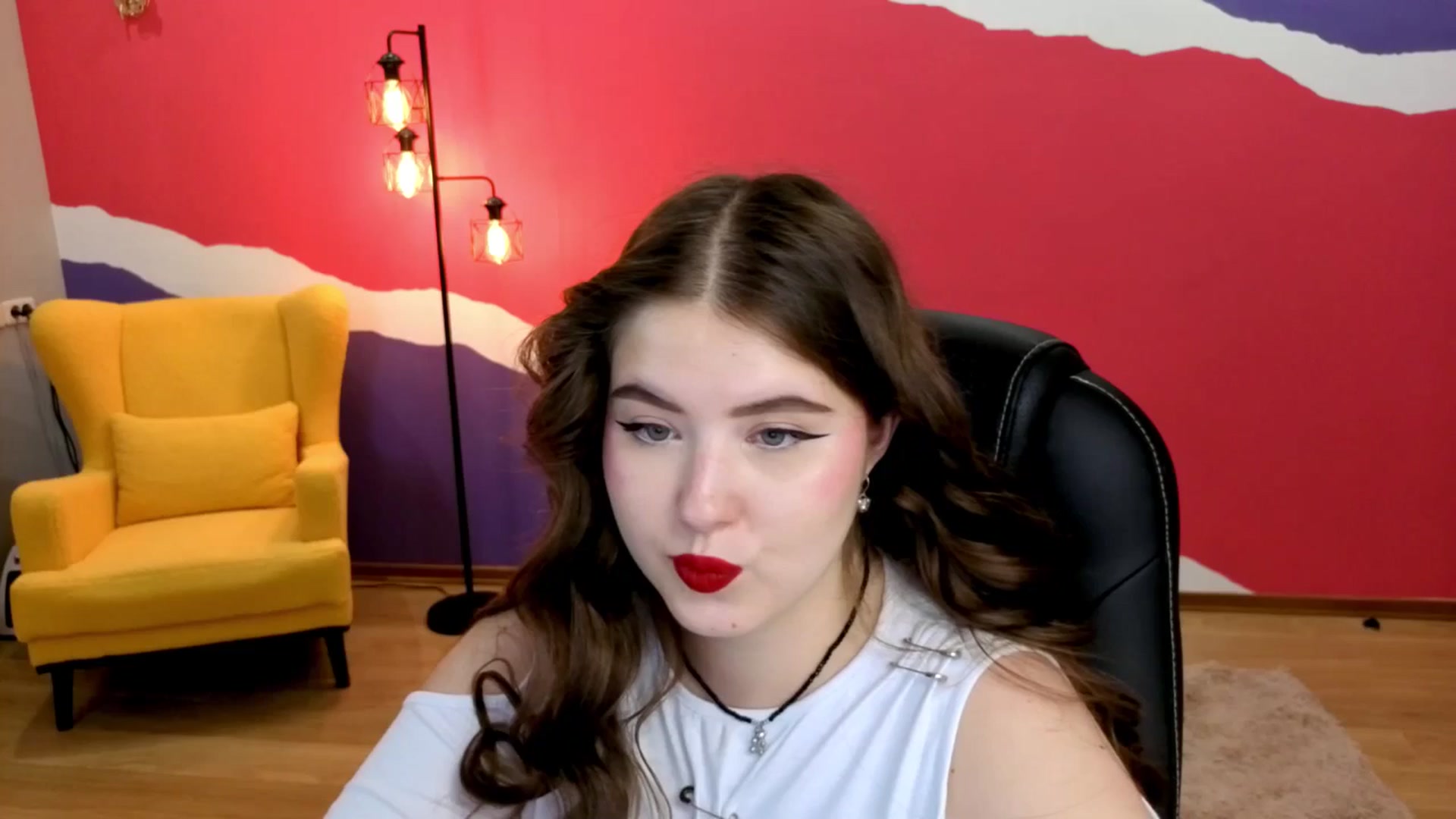 Gallery image thumbnail from AdmireMyEyes's myfreecams stream on, 09/10/2025, 09:46 image 19 of 20