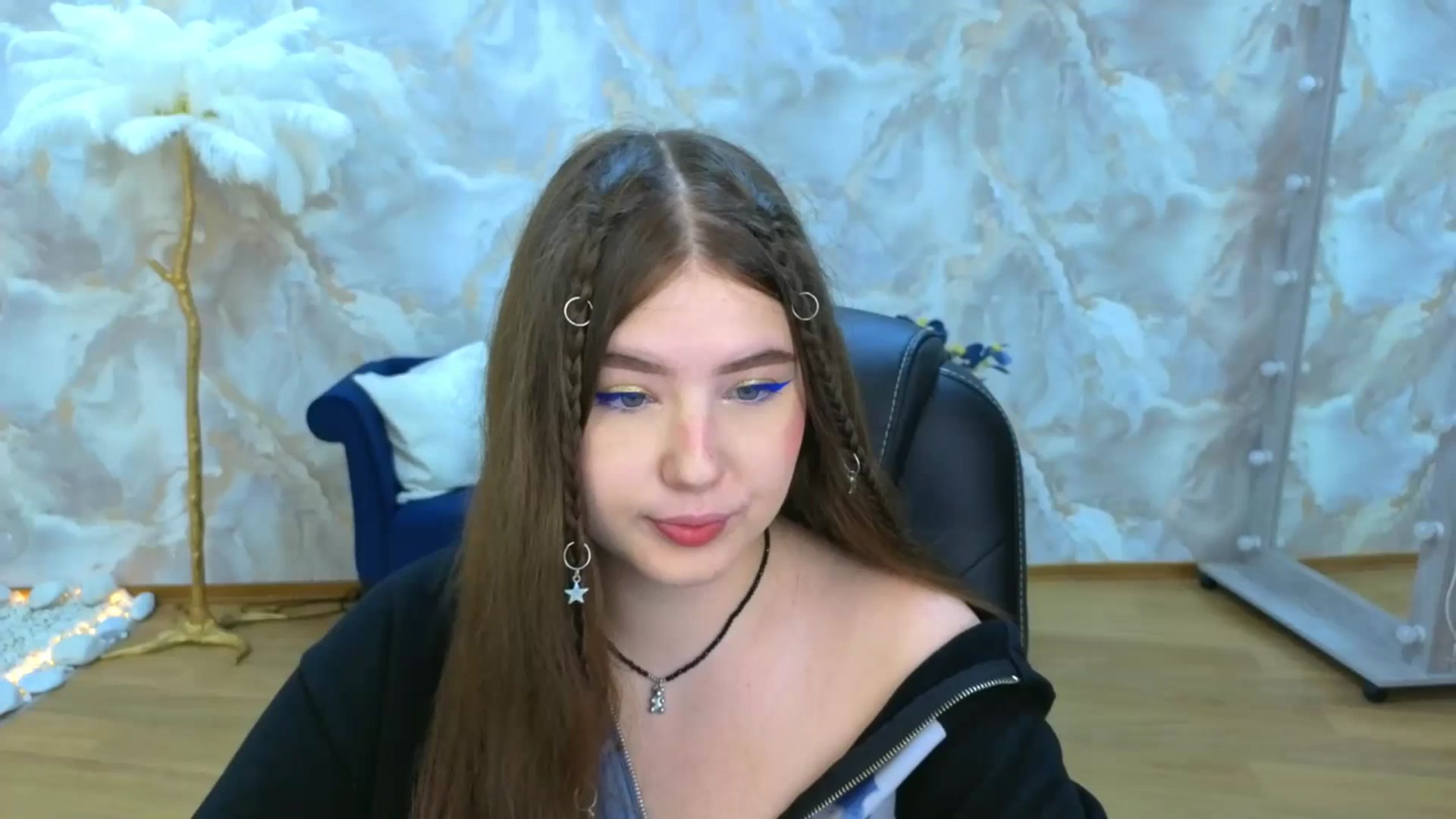 Gallery image thumbnail from AdmireMyEyes's myfreecams stream on, 09/11/2025, 19:00 image 8 of 20