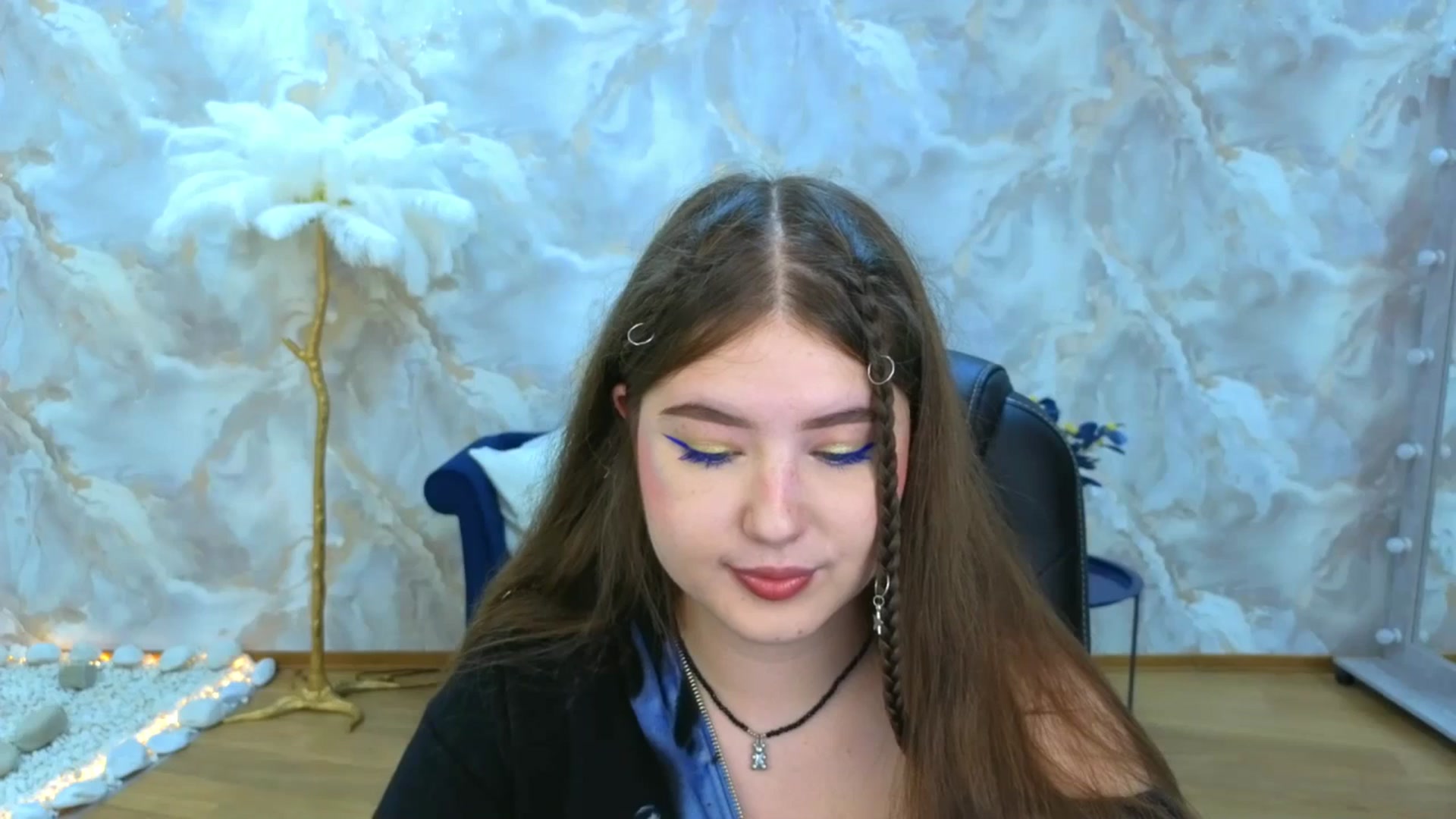 Gallery image thumbnail from AdmireMyEyes's myfreecams stream on, 09/11/2025, 19:00 image 20 of 20