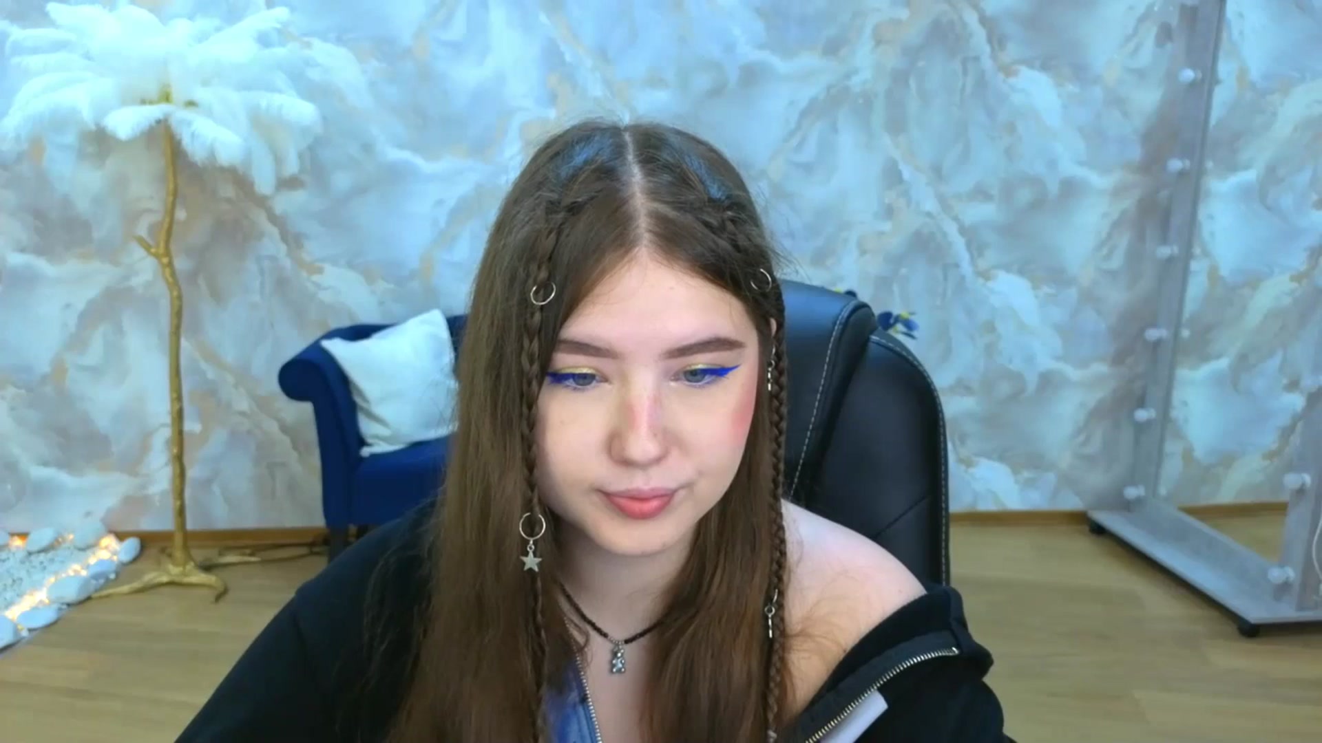 Gallery image thumbnail from AdmireMyEyes's myfreecams stream on, 09/11/2025, 19:00 image 6 of 20