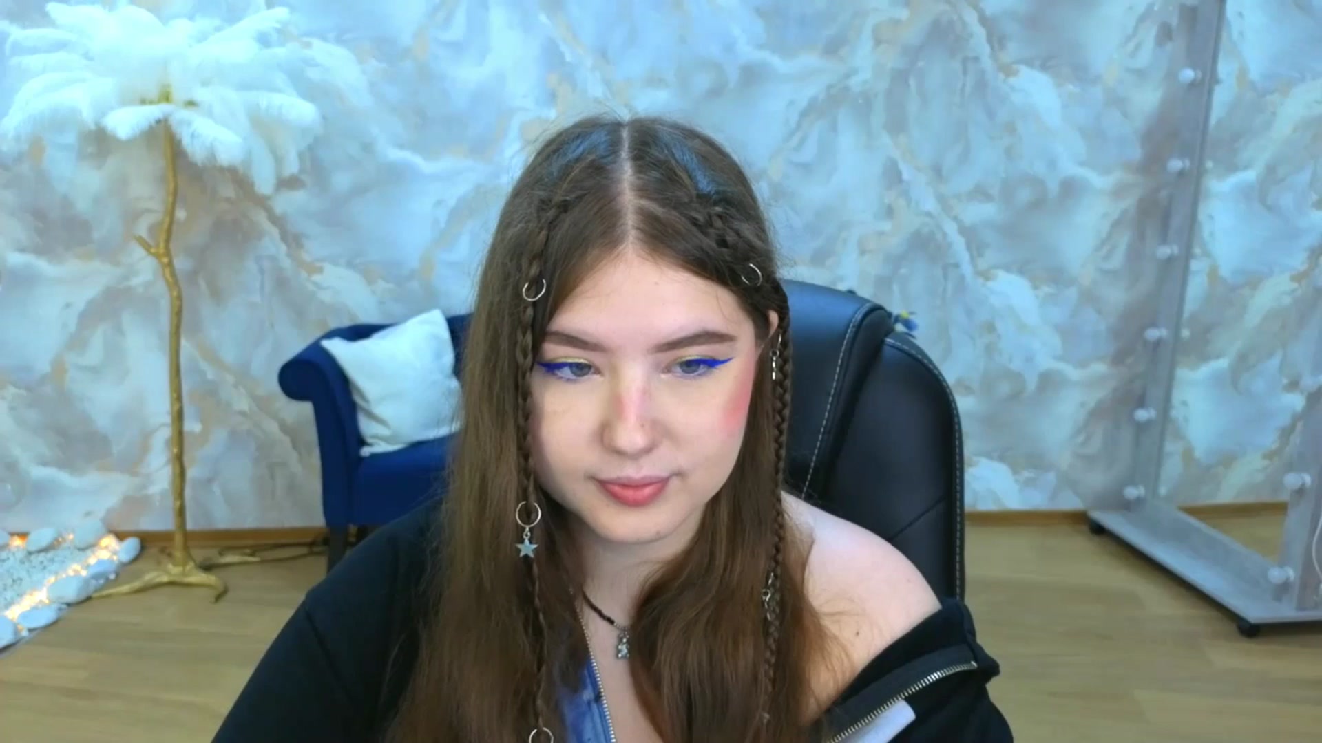 Gallery image thumbnail from AdmireMyEyes's myfreecams stream on, 09/11/2025, 19:00 image 3 of 20