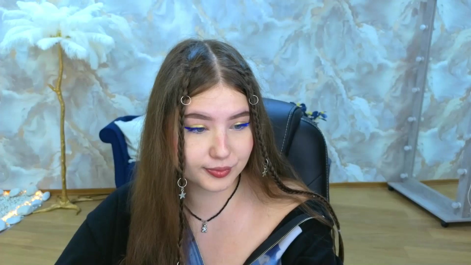 Gallery image thumbnail from AdmireMyEyes's myfreecams stream on, 09/11/2025, 19:00 image 10 of 20