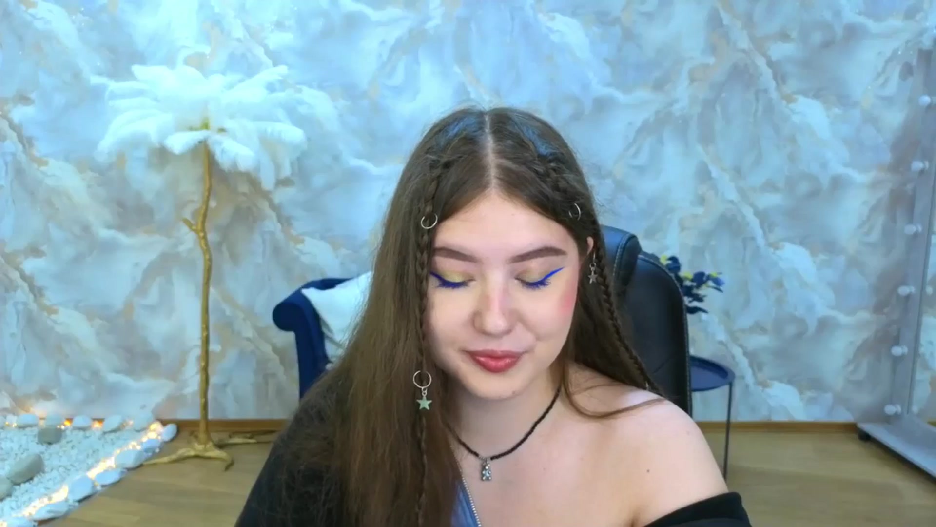 Gallery image thumbnail from AdmireMyEyes's myfreecams stream on, 09/11/2025, 19:00 image 17 of 20
