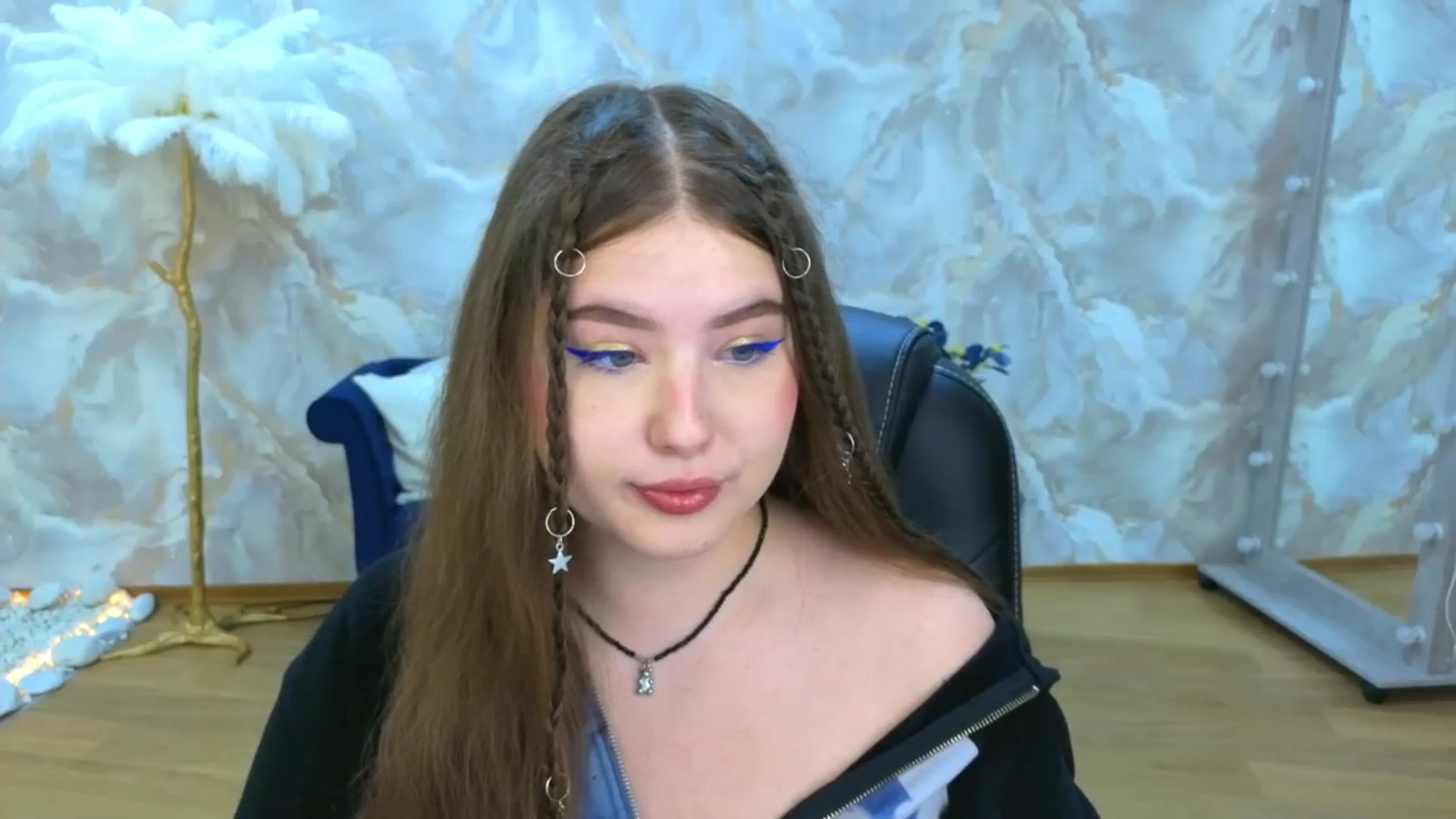 Gallery image thumbnail from AdmireMyEyes's myfreecams stream on, 09/11/2025, 19:00 image 9 of 20