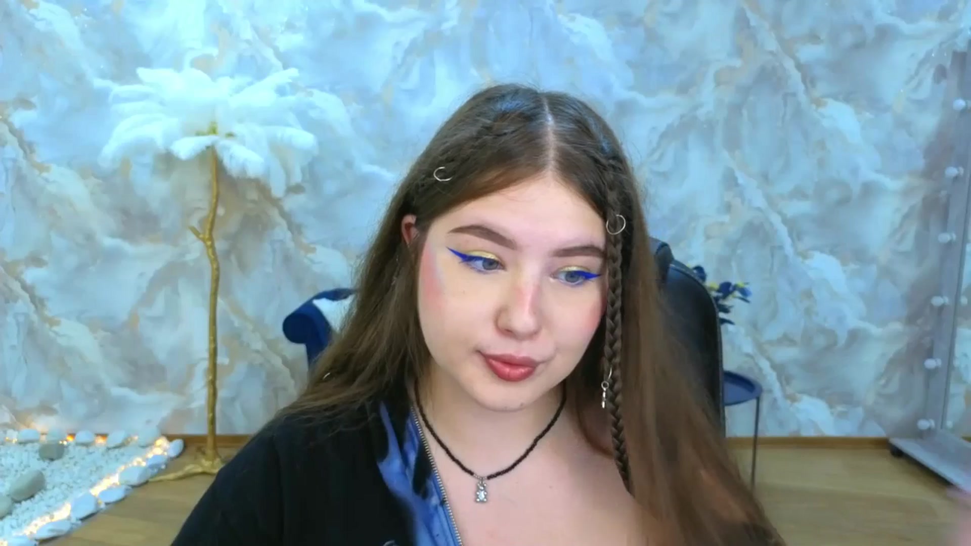 Gallery image thumbnail from AdmireMyEyes's myfreecams stream on, 09/11/2025, 19:00 image 19 of 20