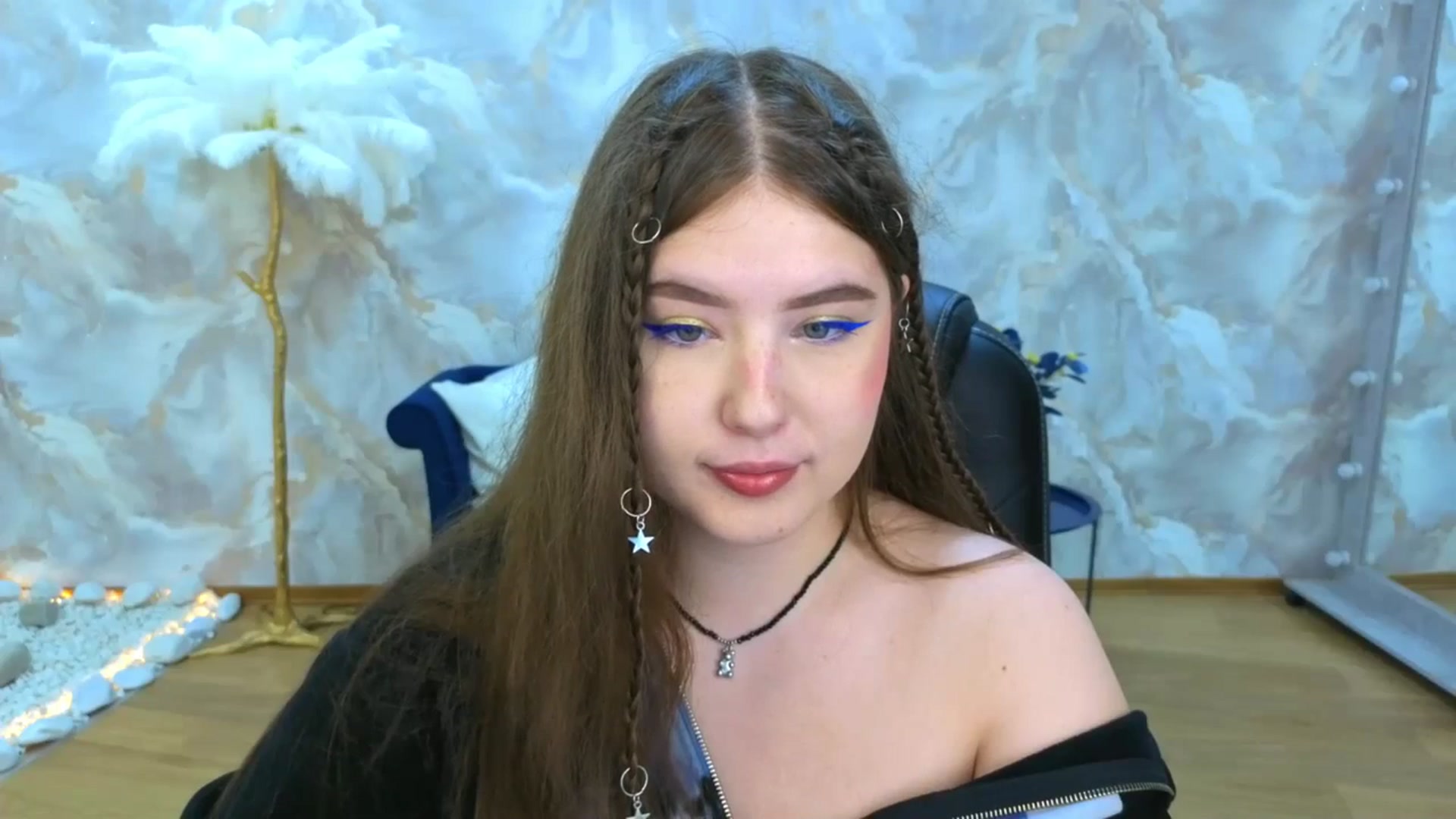 Gallery image thumbnail from AdmireMyEyes's myfreecams stream on, 09/11/2025, 19:00 image 16 of 20