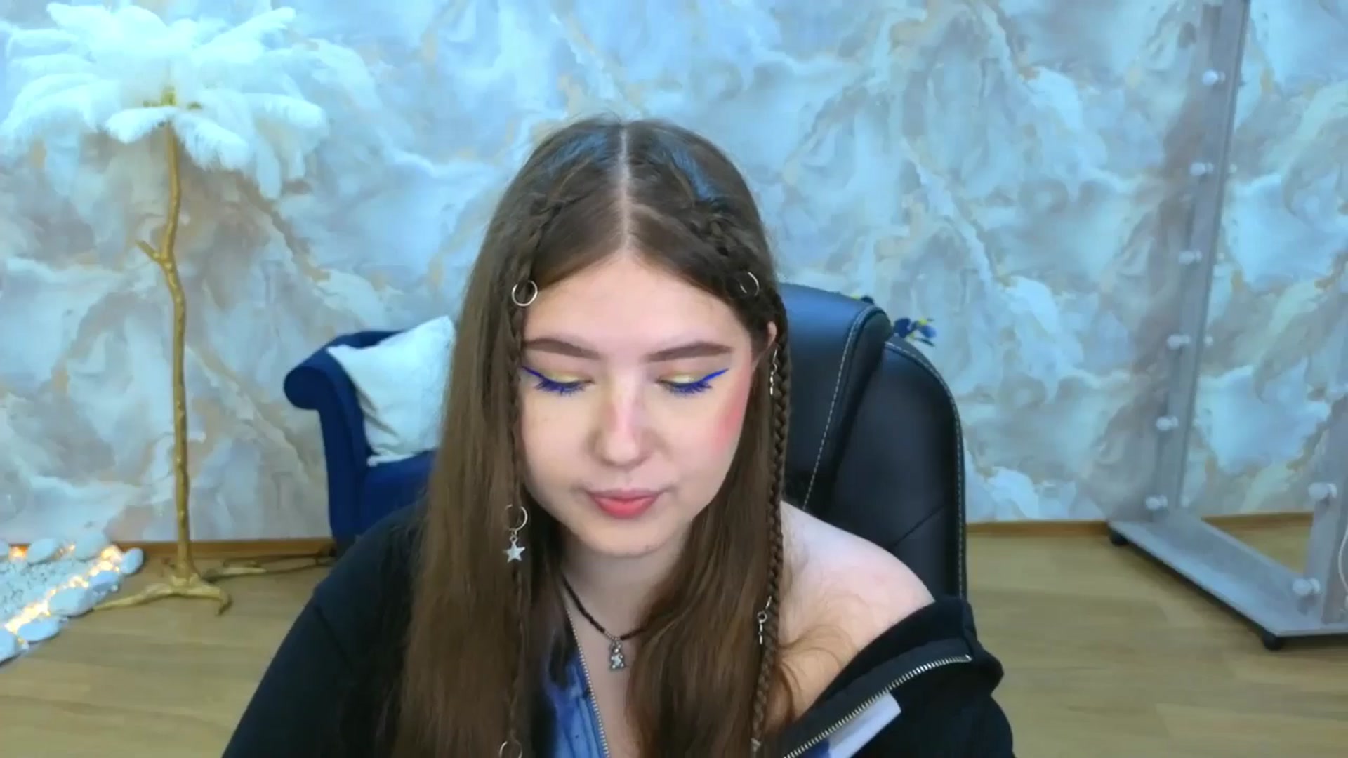 Gallery image thumbnail from AdmireMyEyes's myfreecams stream on, 09/11/2025, 19:00 image 7 of 20