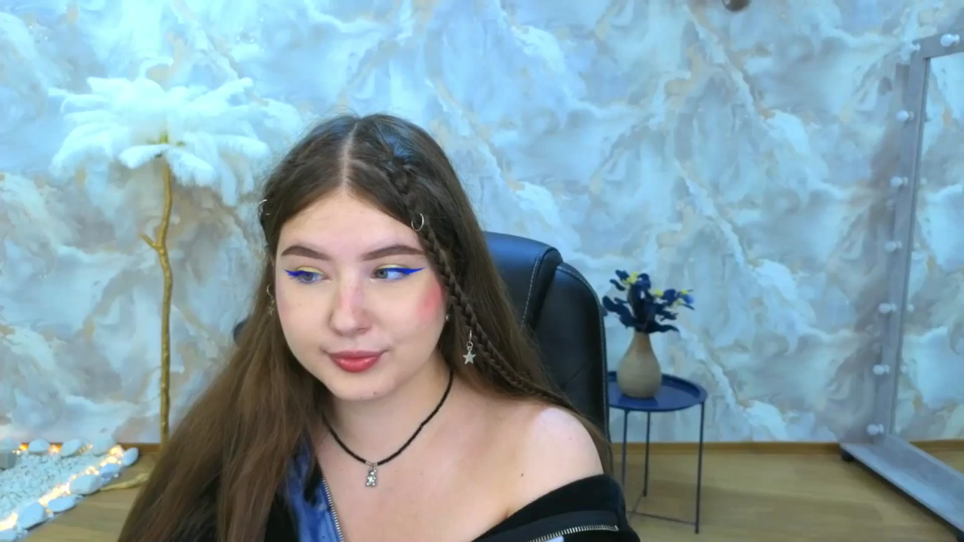 Gallery image thumbnail from AdmireMyEyes's myfreecams stream on, 09/11/2025, 19:46 image 1 of 20