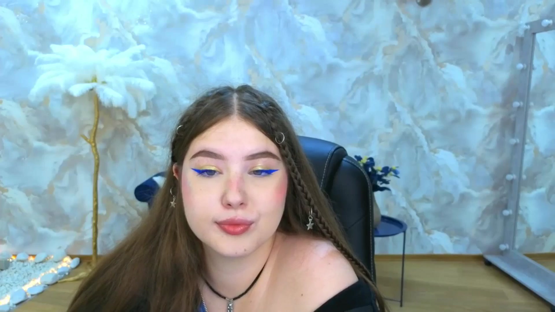 Gallery image thumbnail from AdmireMyEyes's myfreecams stream on, 09/11/2025, 19:46 image 2 of 20