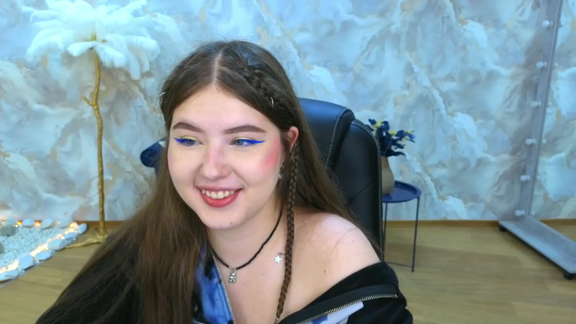 Gallery image thumbnail from AdmireMyEyes's myfreecams stream on, 09/11/2025, 19:46 image 7 of 20