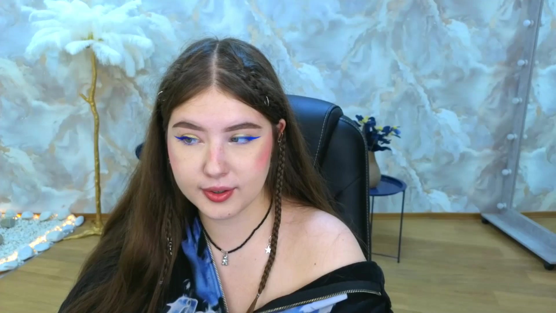 Gallery image thumbnail from AdmireMyEyes's myfreecams stream on, 09/11/2025, 19:46 image 10 of 20