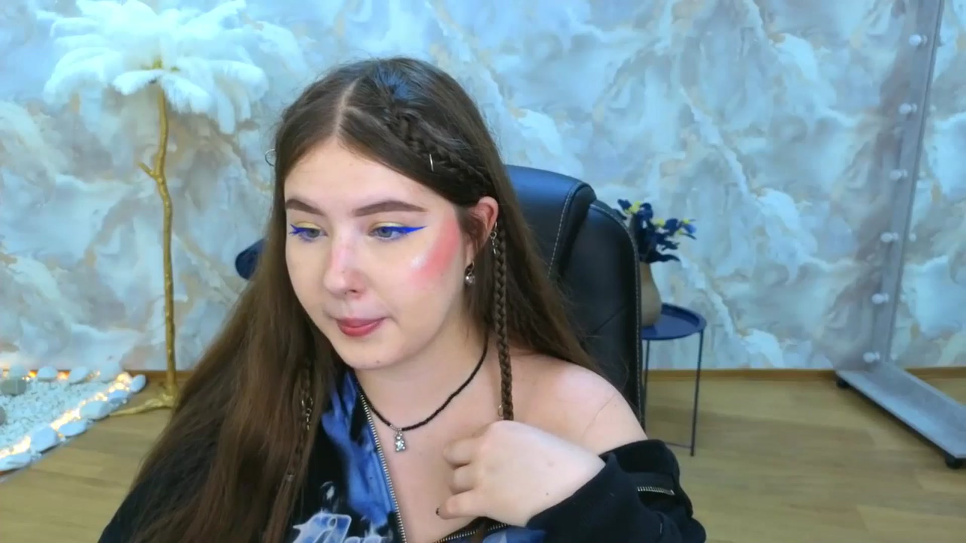 Gallery image thumbnail from AdmireMyEyes's myfreecams stream on, 09/11/2025, 19:46 image 12 of 20