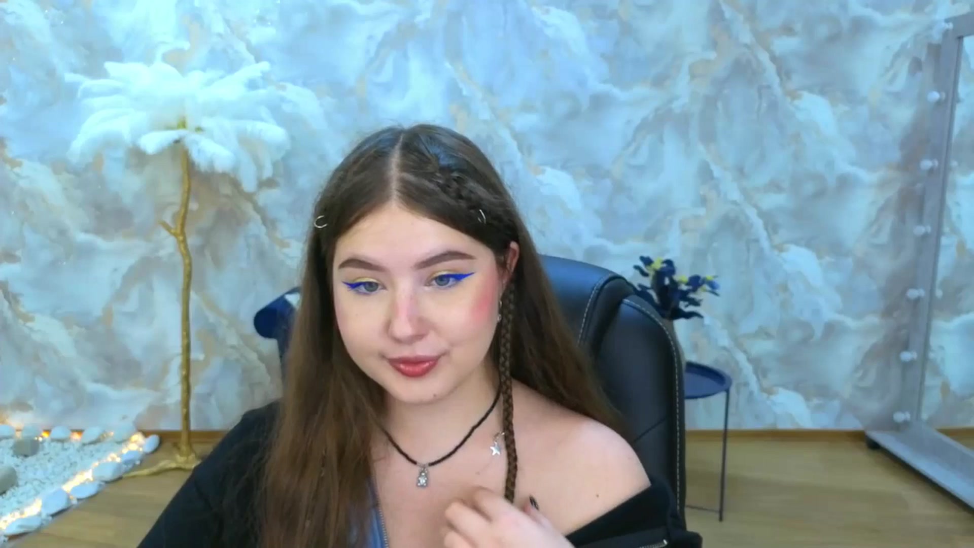 Gallery image thumbnail from AdmireMyEyes's myfreecams stream on, 09/11/2025, 21:11 image 6 of 20