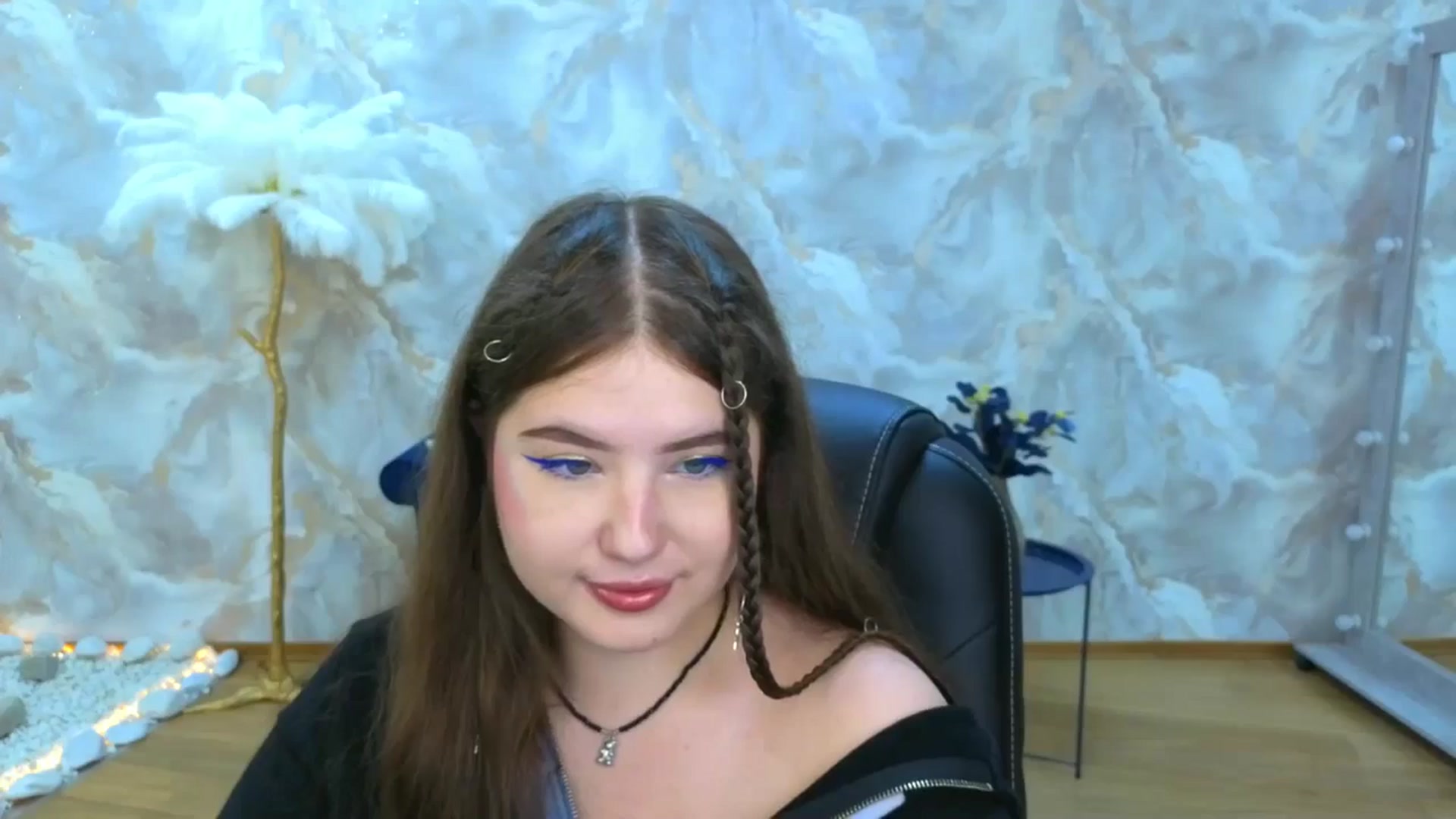 Gallery image thumbnail from AdmireMyEyes's myfreecams stream on, 09/11/2025, 21:11 image 5 of 20