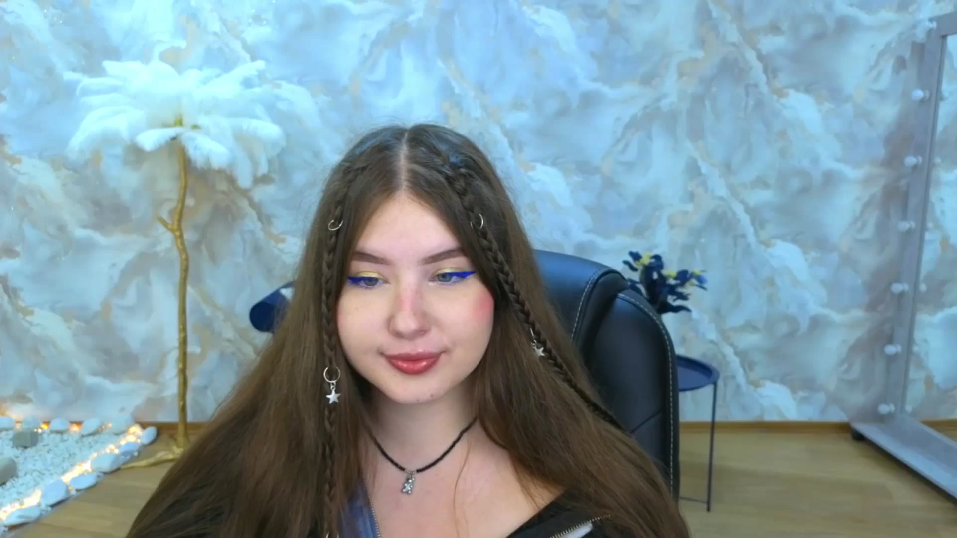 Gallery image thumbnail from AdmireMyEyes's myfreecams stream on, 09/11/2025, 21:11 image 12 of 20