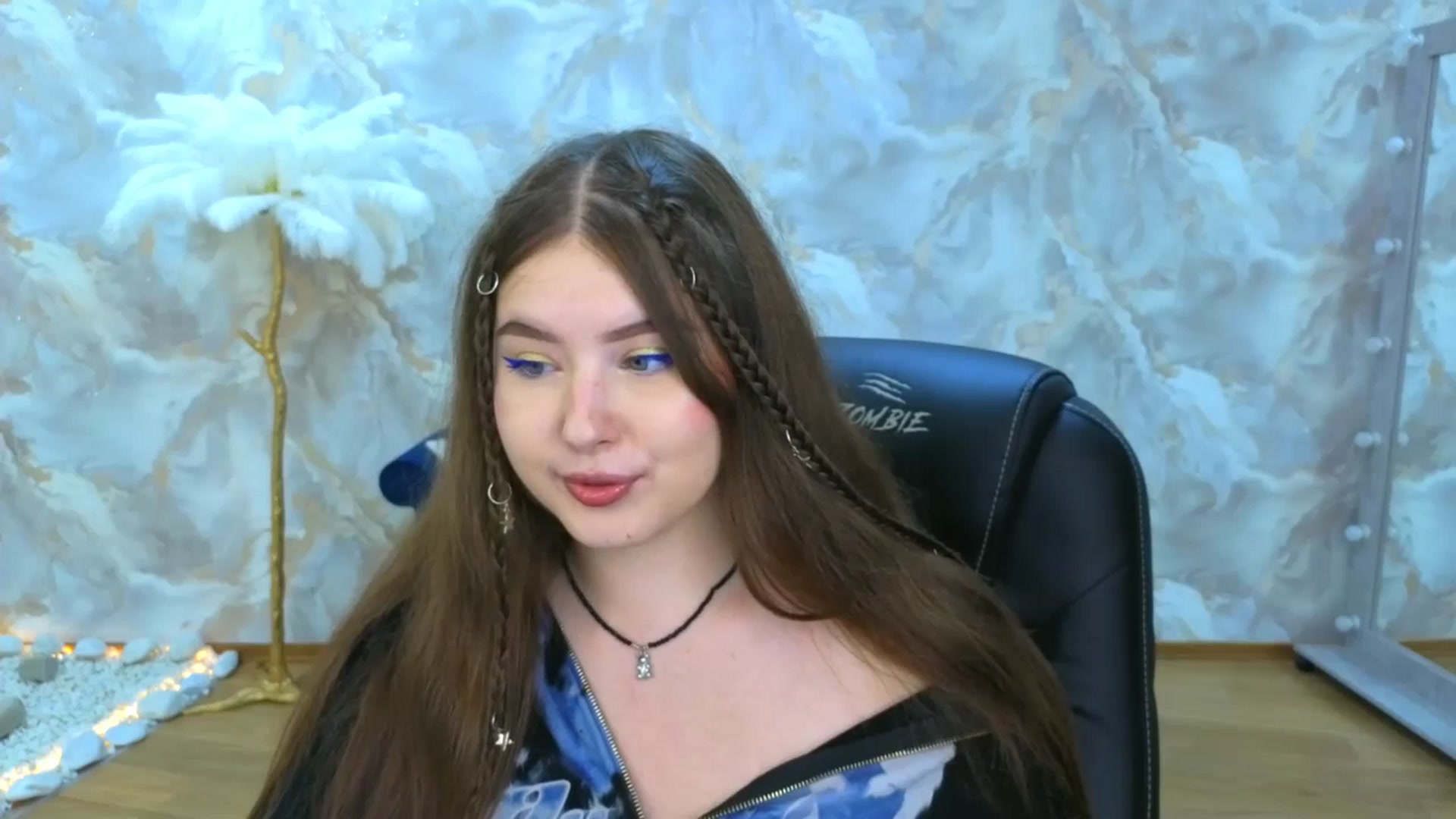 Gallery image thumbnail from AdmireMyEyes's myfreecams stream on, 09/11/2025, 21:11 image 14 of 20