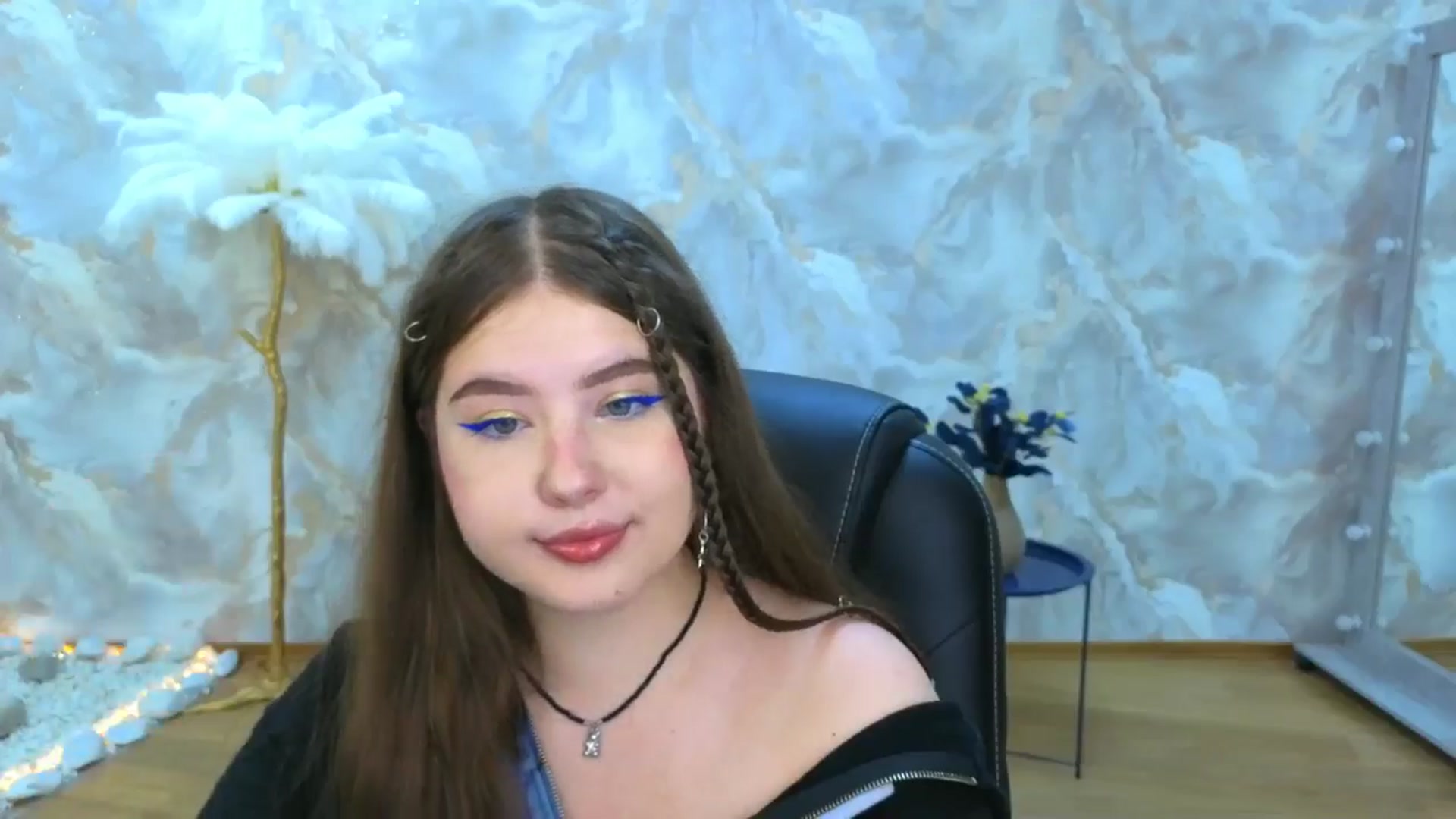 Gallery image thumbnail from AdmireMyEyes's myfreecams stream on, 09/11/2025, 21:11 image 3 of 20