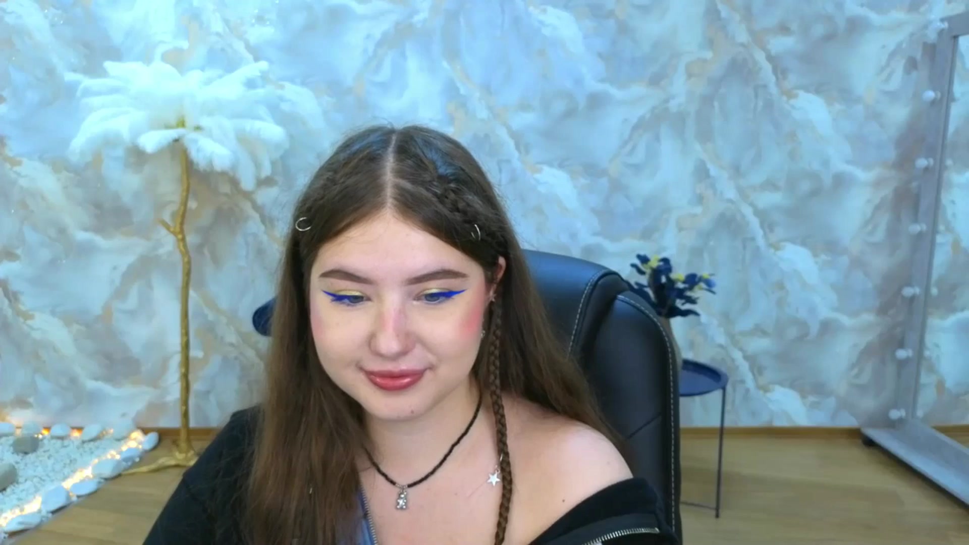 Gallery image thumbnail from AdmireMyEyes's myfreecams stream on, 09/11/2025, 21:11 image 7 of 20