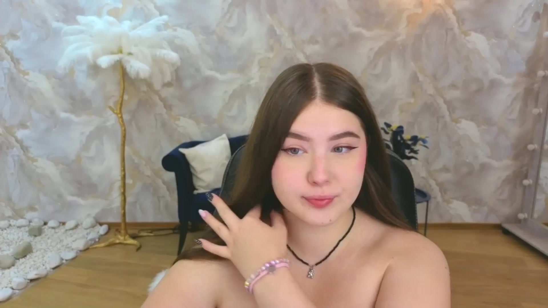 Gallery image thumbnail from AdmireMyEyes's myfreecams stream on, 09/12/2025, 18:32 image 13 of 20