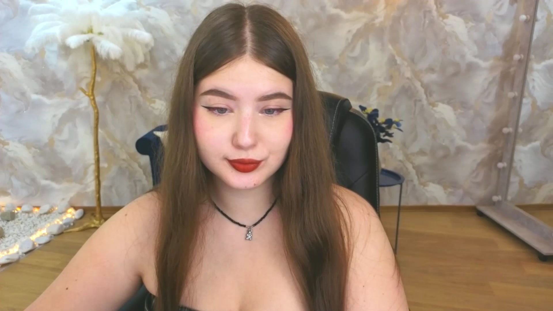 Gallery image thumbnail from AdmireMyEyes's myfreecams stream on, 09/12/2025, 21:05 image 12 of 20