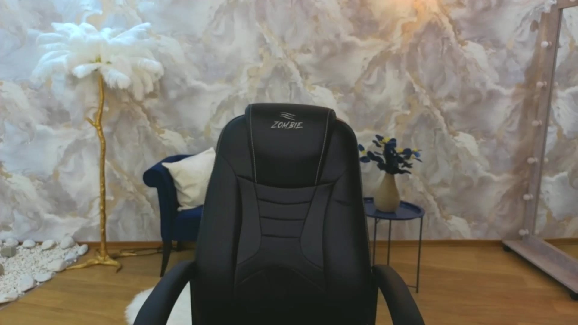 Gallery image thumbnail from AdmireMyEyes's myfreecams stream on, 09/13/2025, 18:35 image 11 of 20