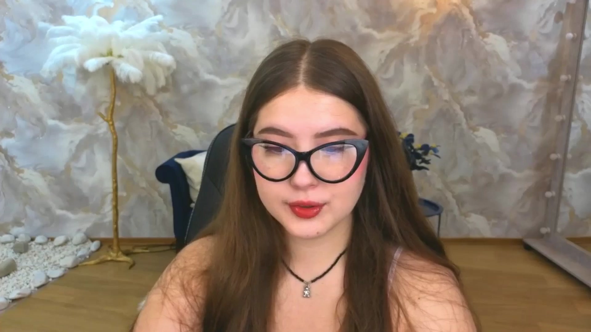 Gallery image thumbnail from AdmireMyEyes's myfreecams stream on, 09/13/2025, 19:09 image 19 of 20