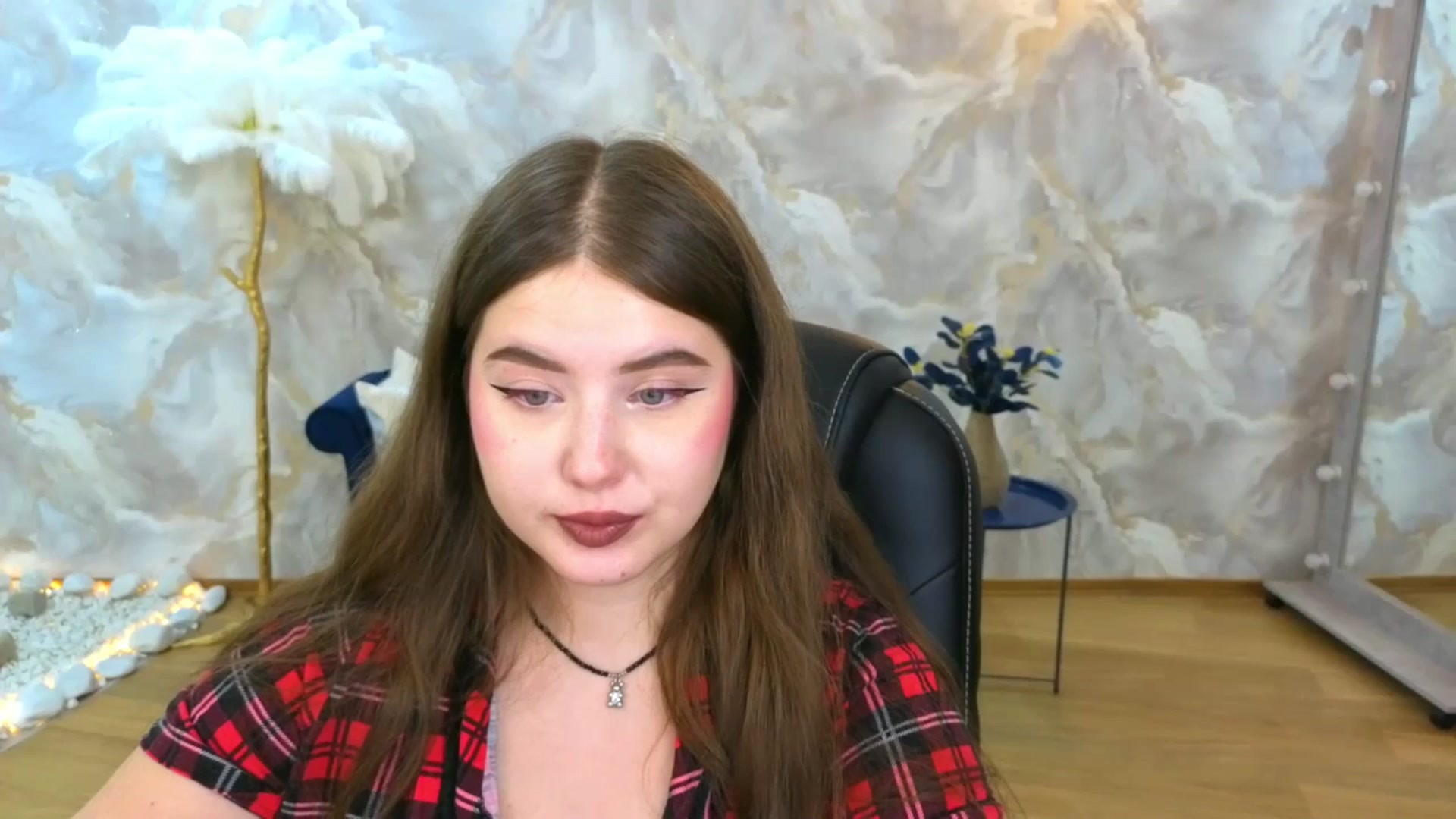Gallery image thumbnail from AdmireMyEyes's myfreecams stream on, 09/16/2025, 08:52 image 11 of 20