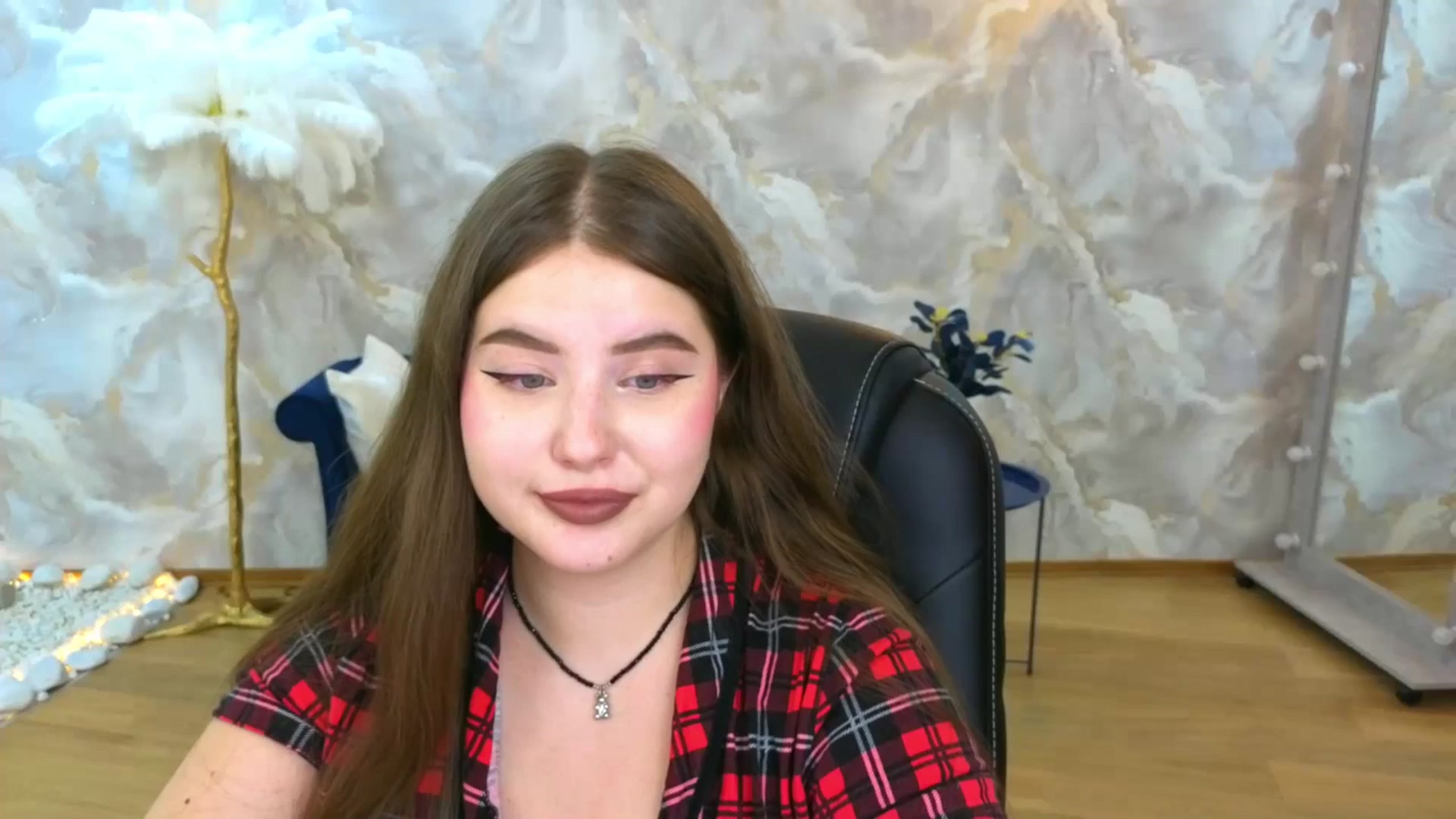 Gallery image thumbnail from AdmireMyEyes's myfreecams stream on, 09/16/2025, 10:36 image 5 of 20
