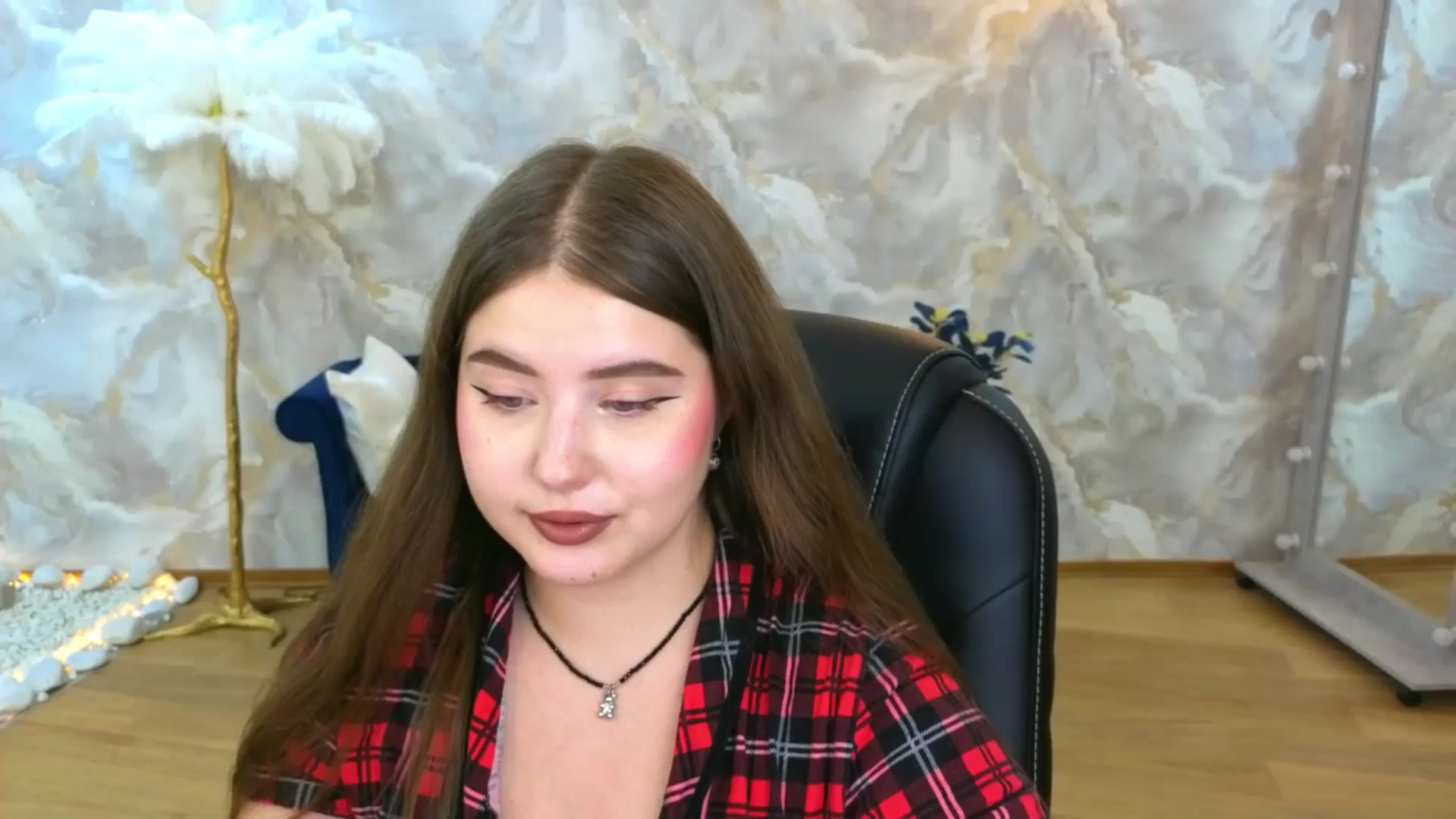 Gallery image thumbnail from AdmireMyEyes's myfreecams stream on, 09/16/2025, 10:36 image 2 of 20