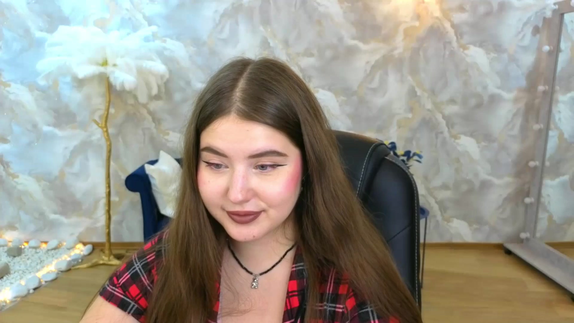 Gallery image thumbnail from AdmireMyEyes's myfreecams stream on, 09/16/2025, 11:03 image 8 of 20