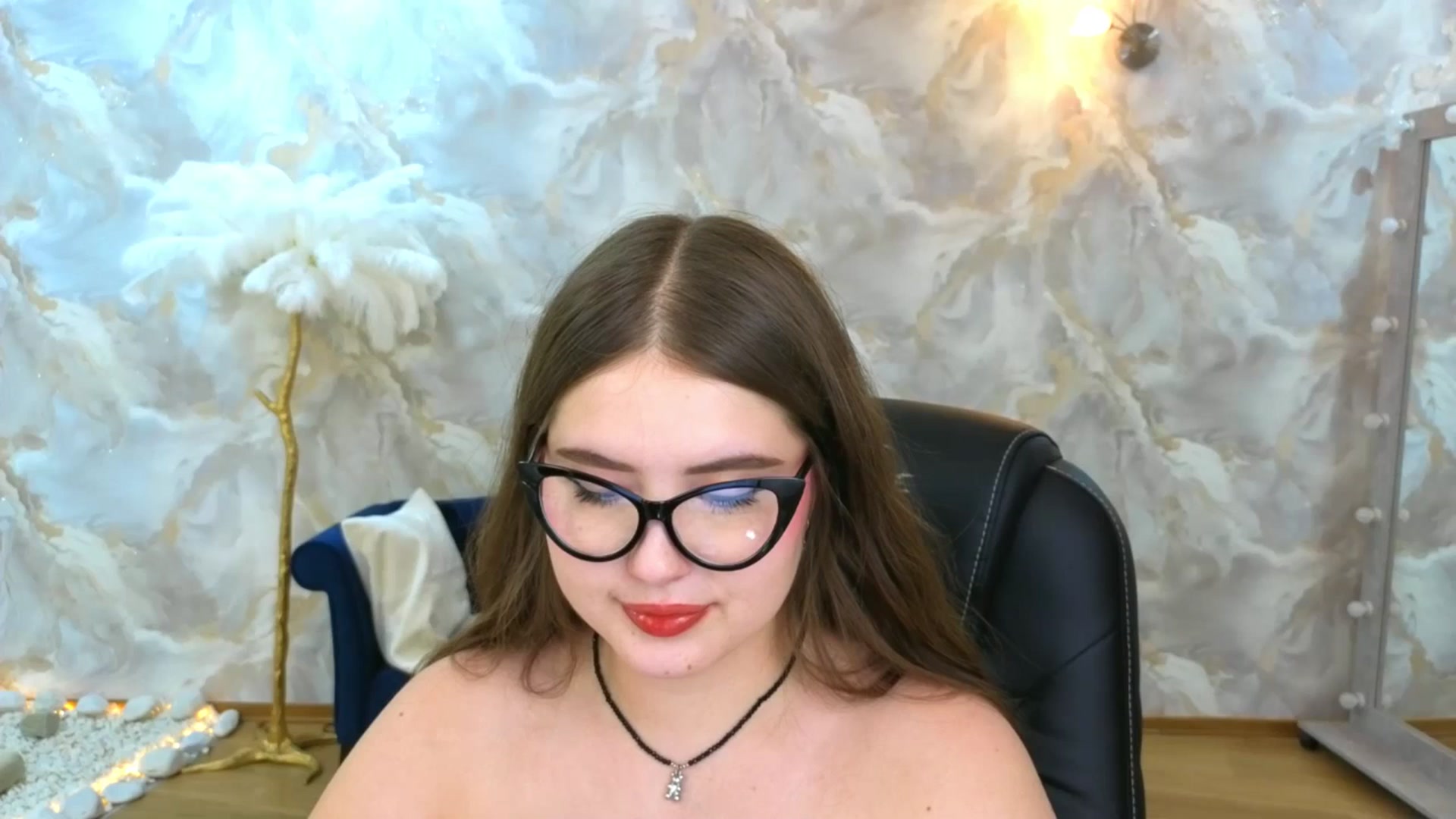 Gallery image thumbnail from AdmireMyEyes's myfreecams stream on, 09/17/2025, 09:47 image 9 of 20