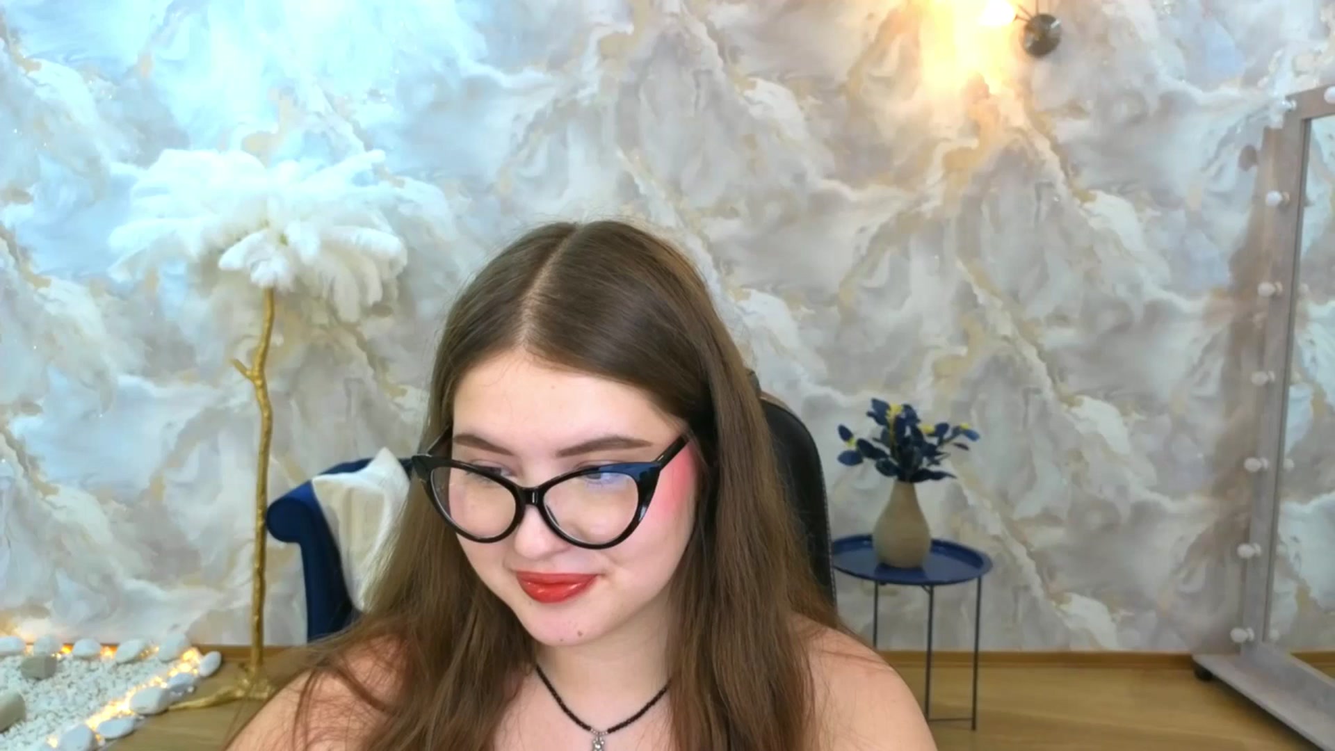Gallery image thumbnail from AdmireMyEyes's myfreecams stream on, 09/17/2025, 09:47 image 1 of 20