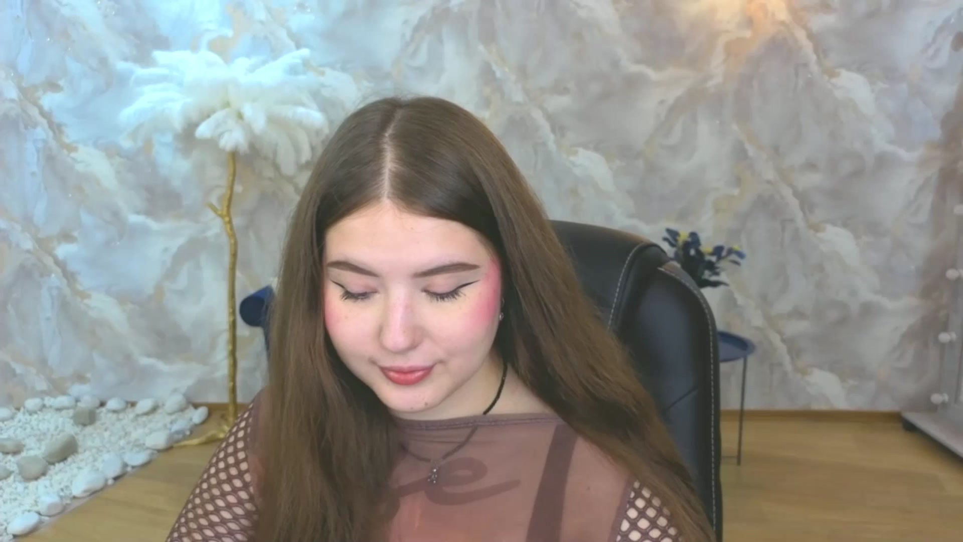 Gallery image thumbnail from AdmireMyEyes's myfreecams stream on, 09/19/2025, 19:08 image 11 of 20
