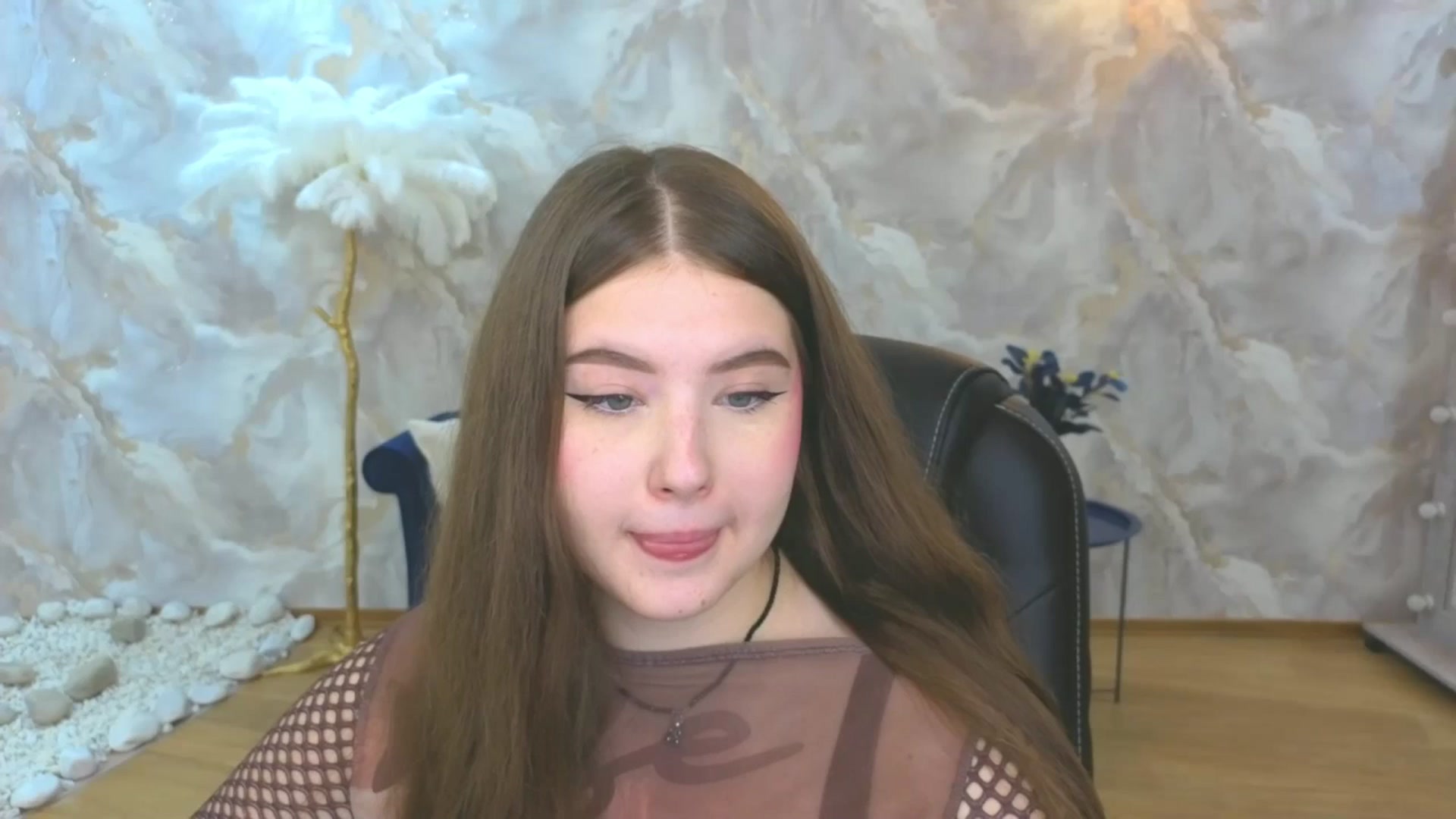 Gallery image thumbnail from AdmireMyEyes's myfreecams stream on, 09/19/2025, 19:08 image 12 of 20