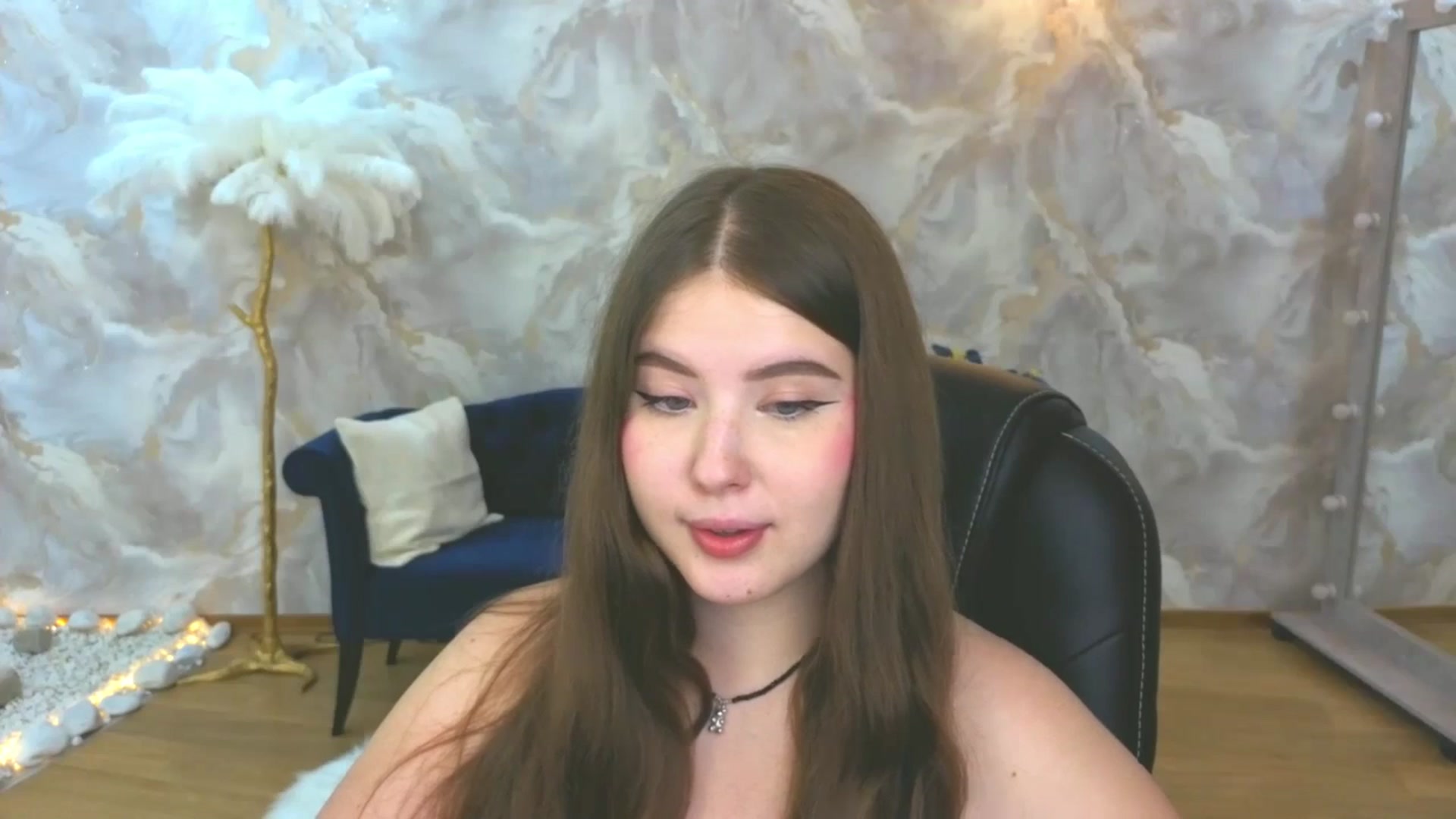 Gallery image thumbnail from AdmireMyEyes's myfreecams stream on, 09/20/2025, 24:35 image 15 of 20