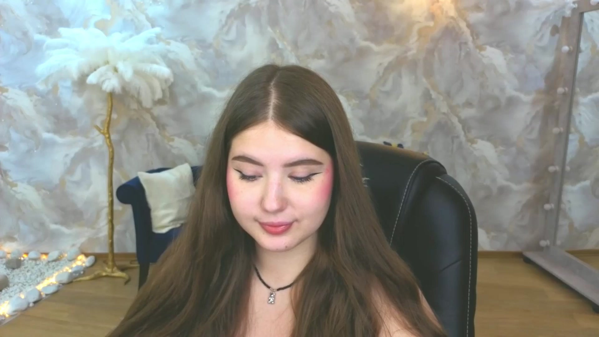 Gallery image thumbnail from AdmireMyEyes's myfreecams stream on, 09/20/2025, 24:35 image 17 of 20