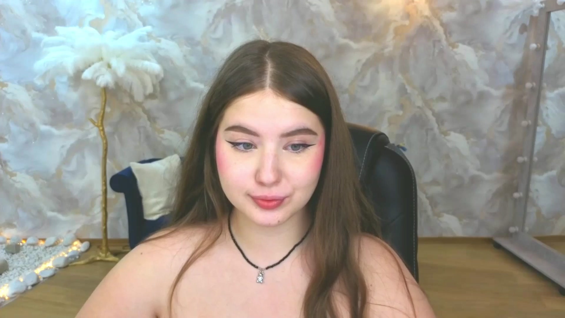 Gallery image thumbnail from AdmireMyEyes's myfreecams stream on, 09/20/2025, 24:35 image 9 of 20