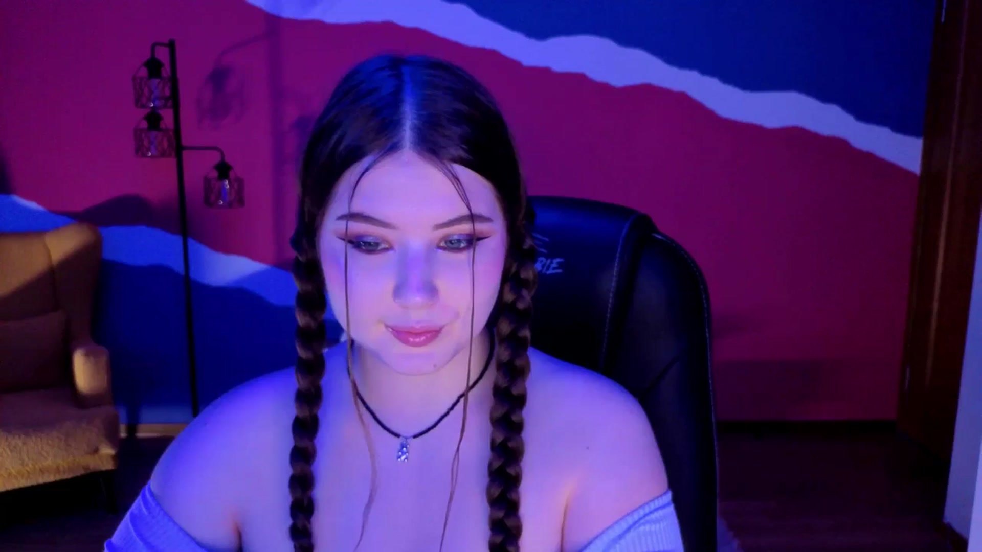 Gallery image thumbnail from AdmireMyEyes's myfreecams stream on, 09/20/2025, 19:17 image 19 of 20